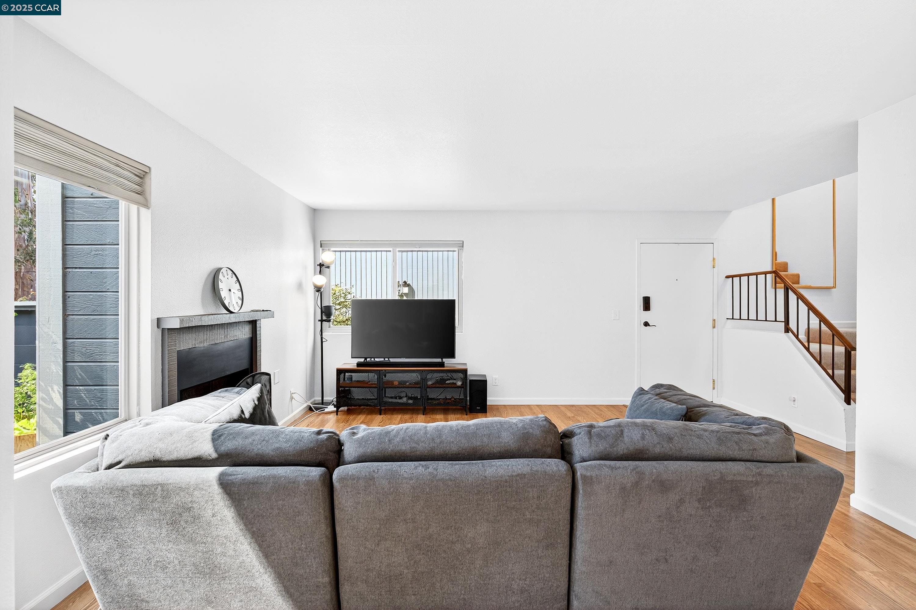 Detail Gallery Image 8 of 45 For 218 Apollo #4,  Hercules,  CA 94547 - 2 Beds | 1/1 Baths