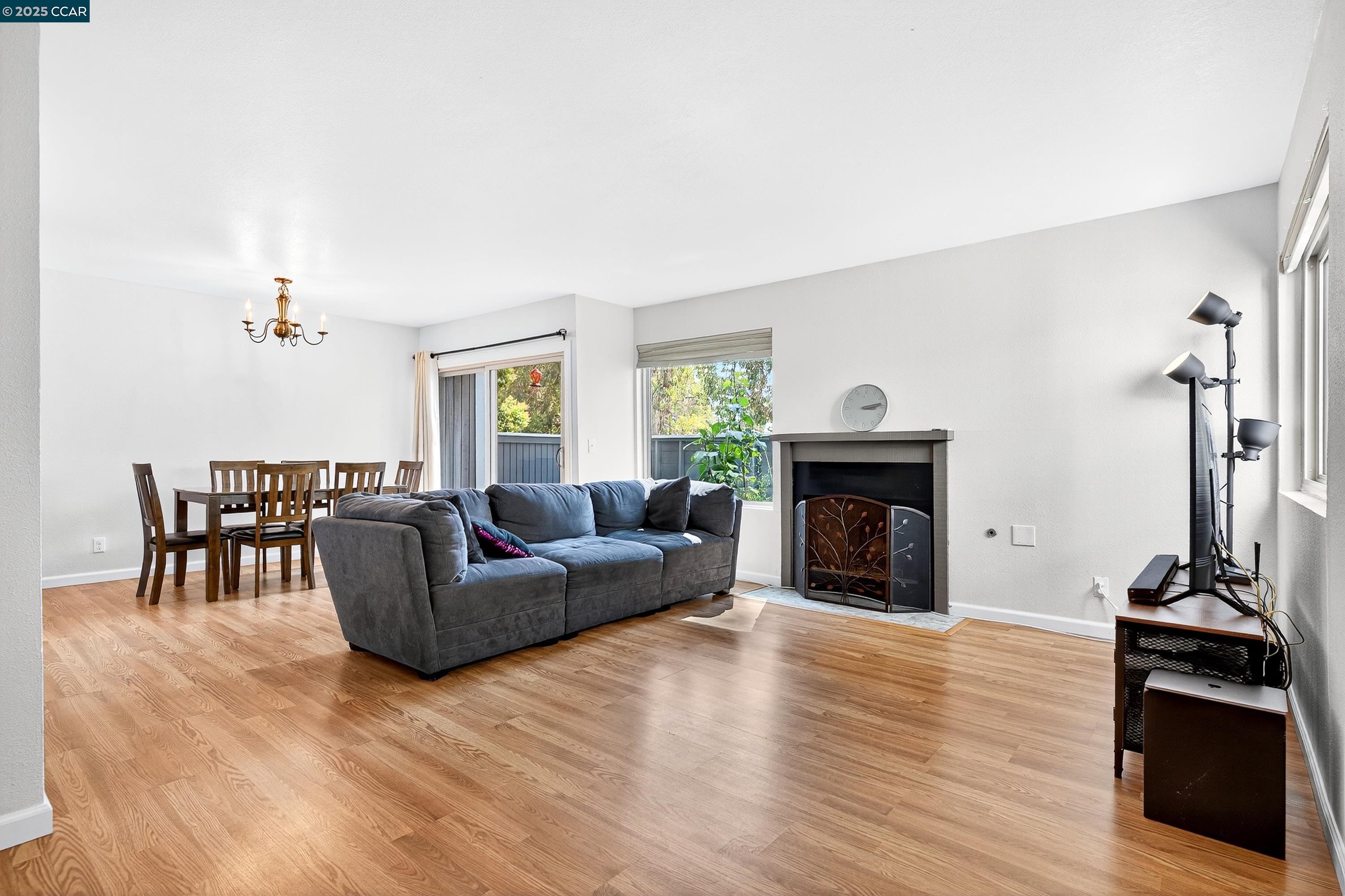 Detail Gallery Image 9 of 45 For 218 Apollo #4,  Hercules,  CA 94547 - 2 Beds | 1/1 Baths