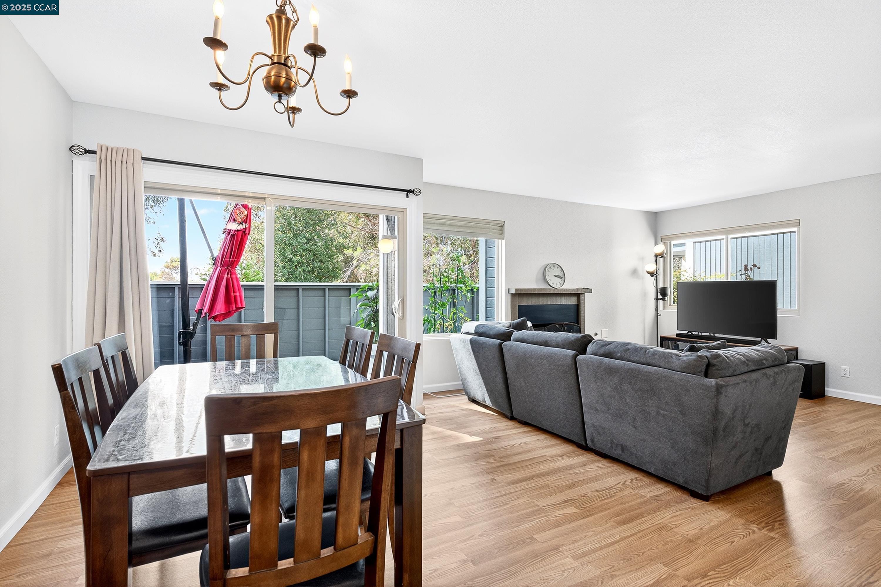 Detail Gallery Image 10 of 45 For 218 Apollo #4,  Hercules,  CA 94547 - 2 Beds | 1/1 Baths
