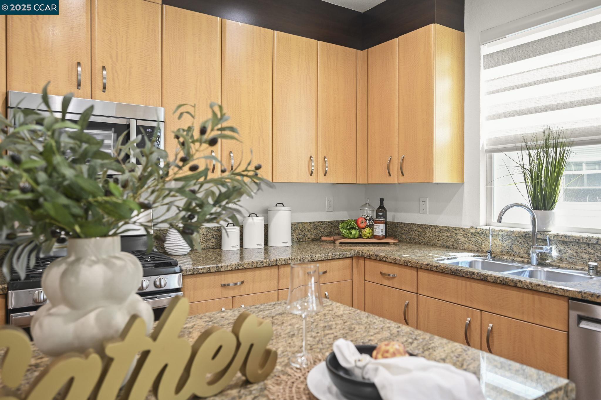 Detail Gallery Image 16 of 40 For 6566 Sierra Ln, Dublin,  CA 94568 - 3 Beds | 2/1 Baths
