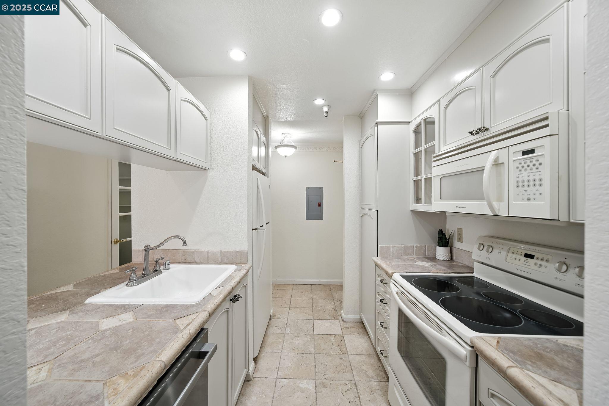 Photo #15: 41109598 Listing: Photo #15