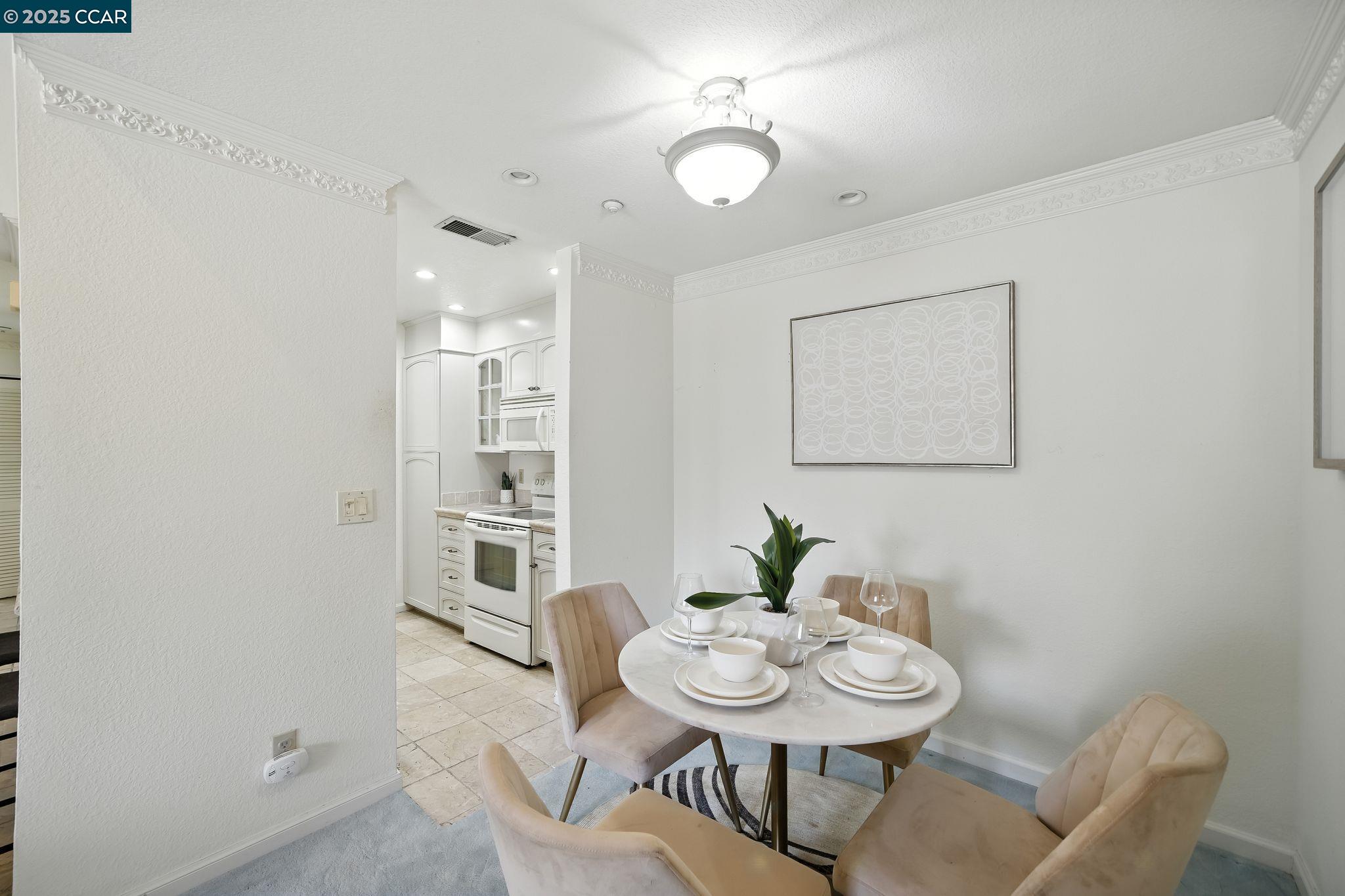 Photo #10: 41109598 Listing: Photo #10