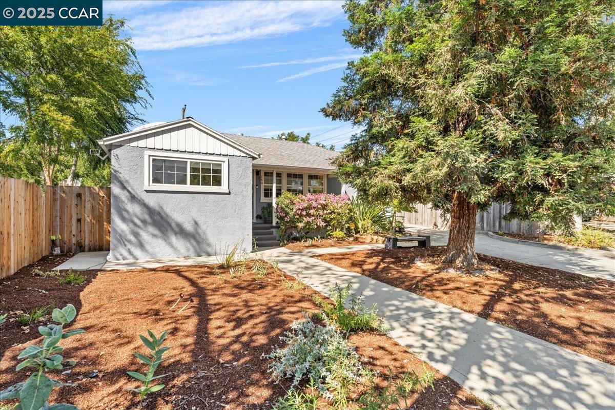 Detail Gallery Image 1 of 31 For 140 Clay St, Vallejo,  CA 94591 - 3 Beds | 1 Baths