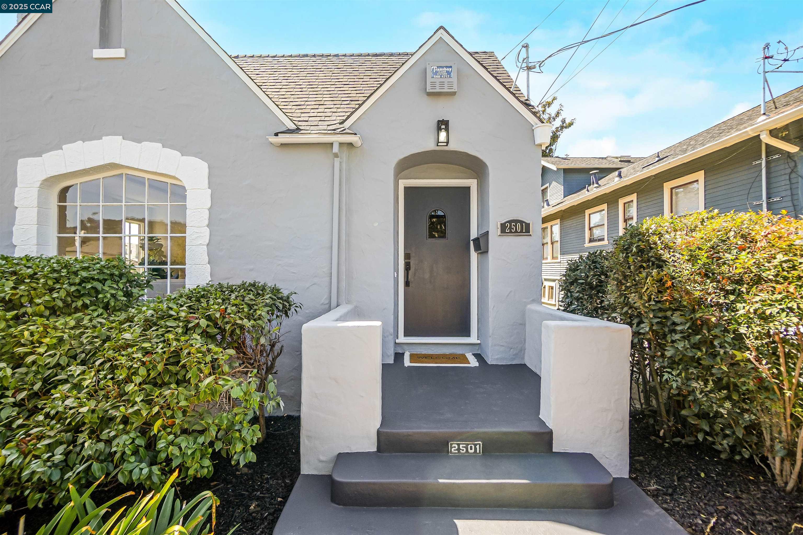 Front Image Thumbnail for CC41109601