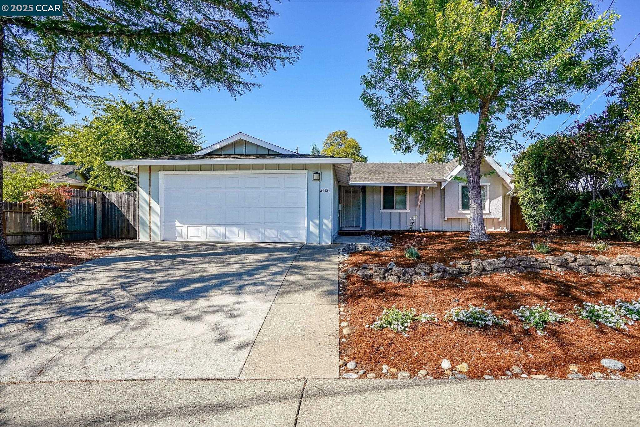 Detail Gallery Image 2 of 30 For 2162 Olympic Drive, Martinez,  CA 94553 - 4 Beds | 2 Baths