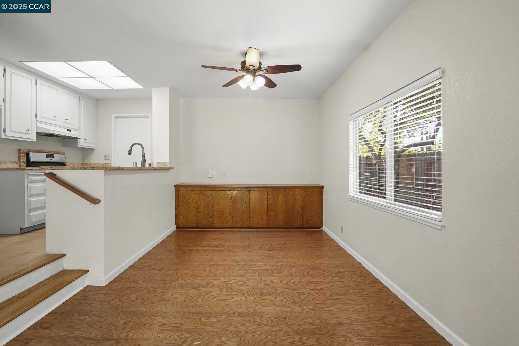 Detail Gallery Image 11 of 30 For 2162 Olympic Drive, Martinez,  CA 94553 - 4 Beds | 2 Baths