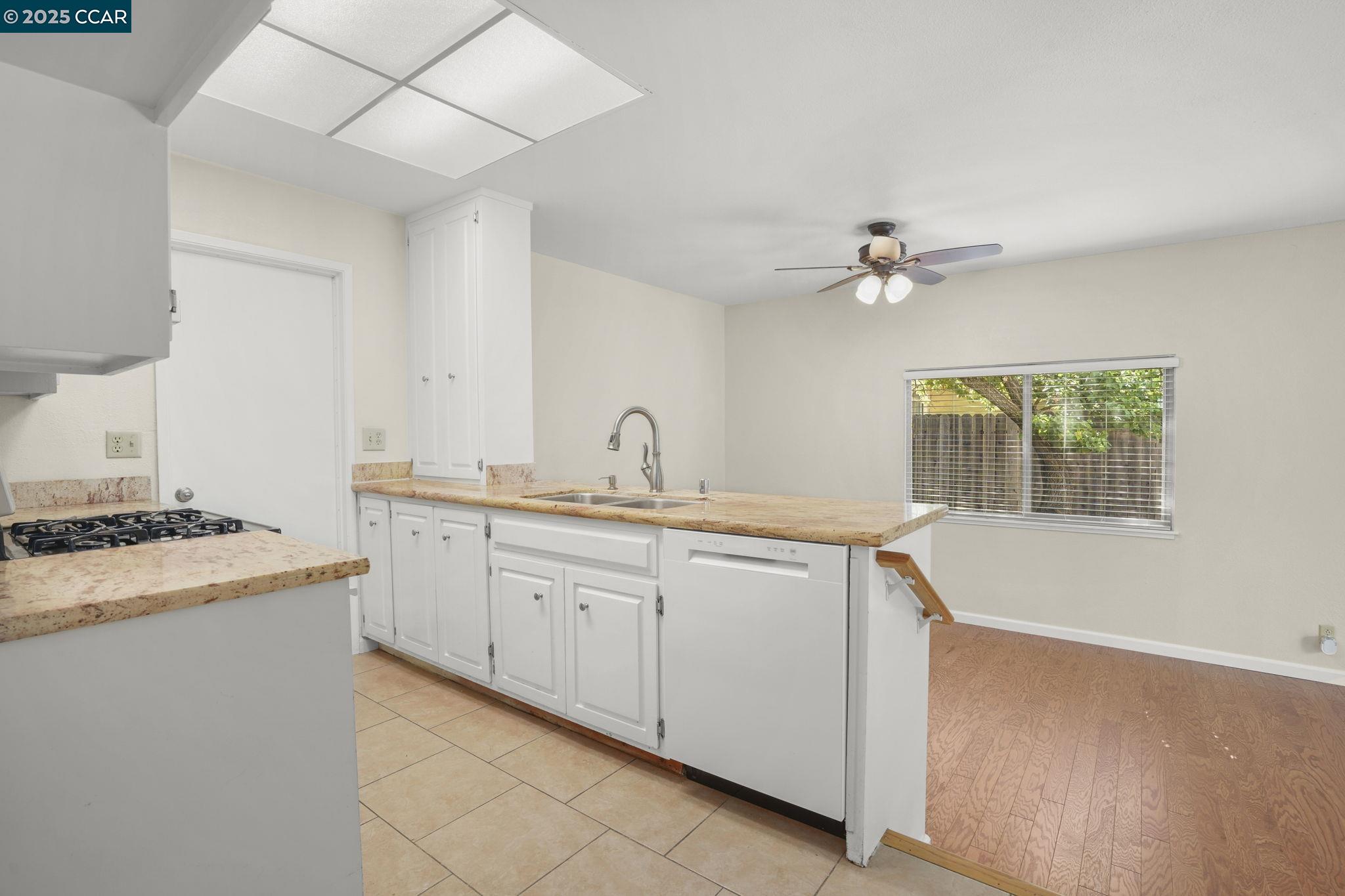 Detail Gallery Image 12 of 30 For 2162 Olympic Drive, Martinez,  CA 94553 - 4 Beds | 2 Baths
