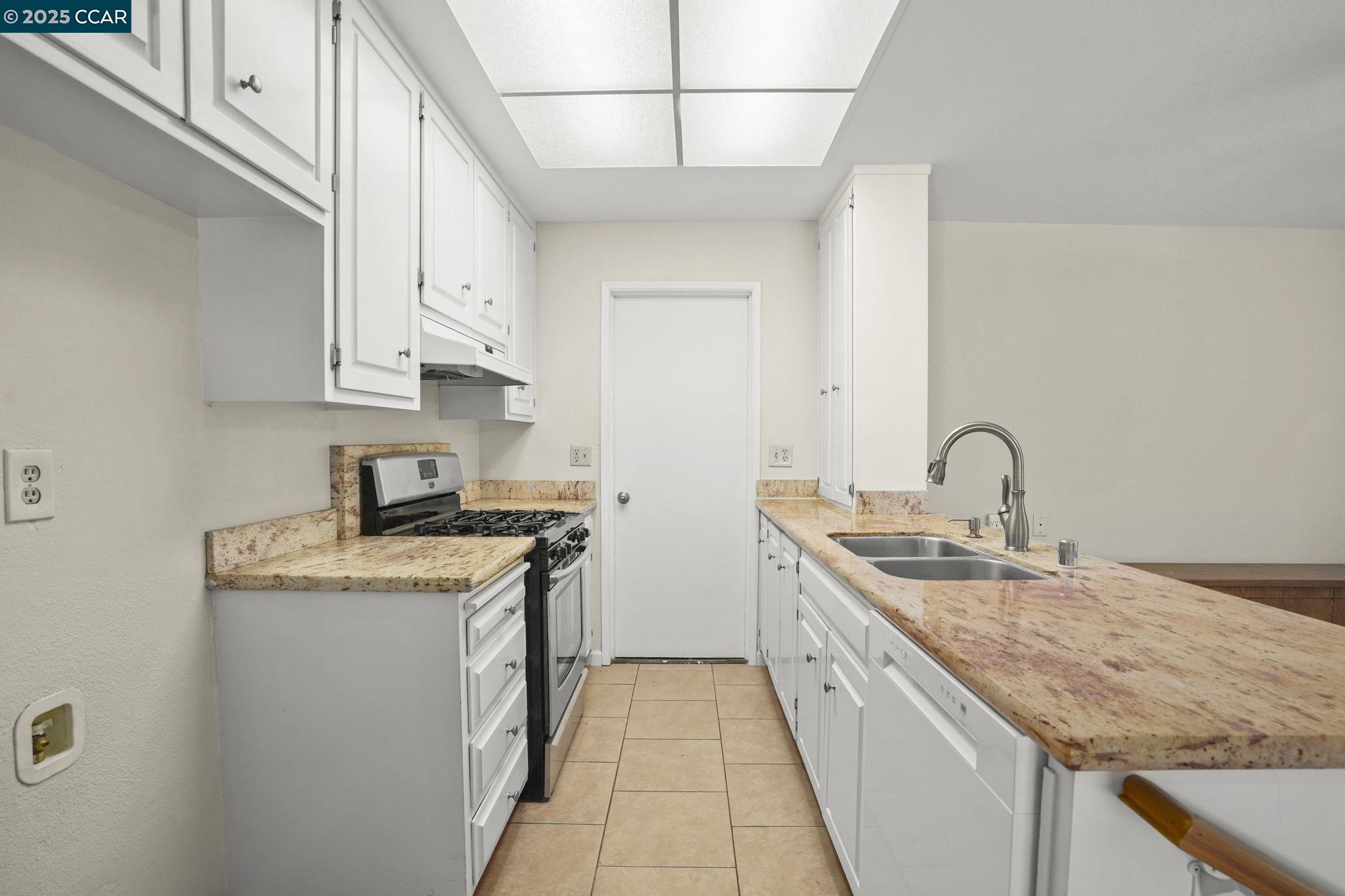 Detail Gallery Image 13 of 30 For 2162 Olympic Drive, Martinez,  CA 94553 - 4 Beds | 2 Baths