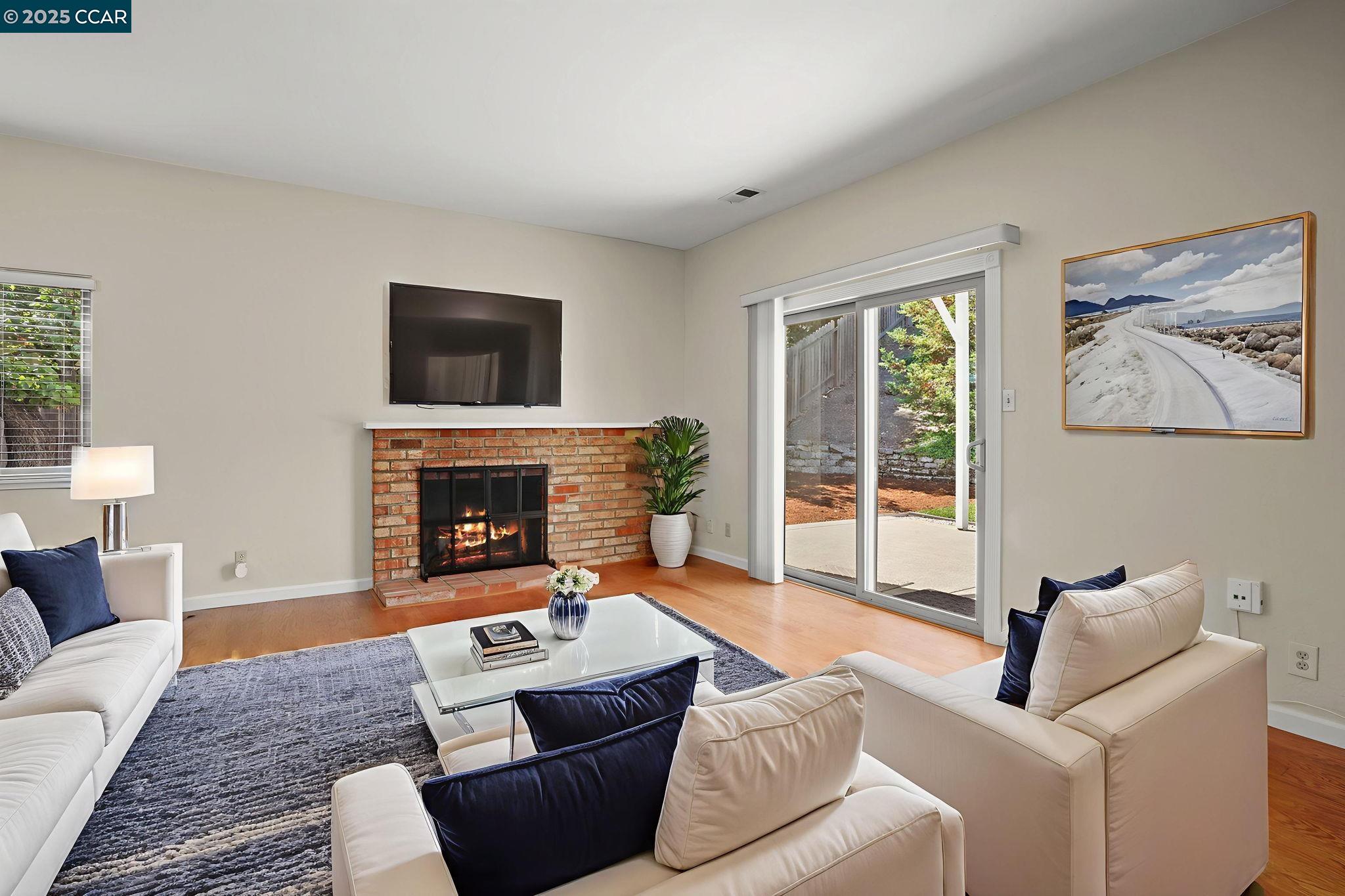 Detail Gallery Image 3 of 30 For 2162 Olympic Drive, Martinez,  CA 94553 - 4 Beds | 2 Baths