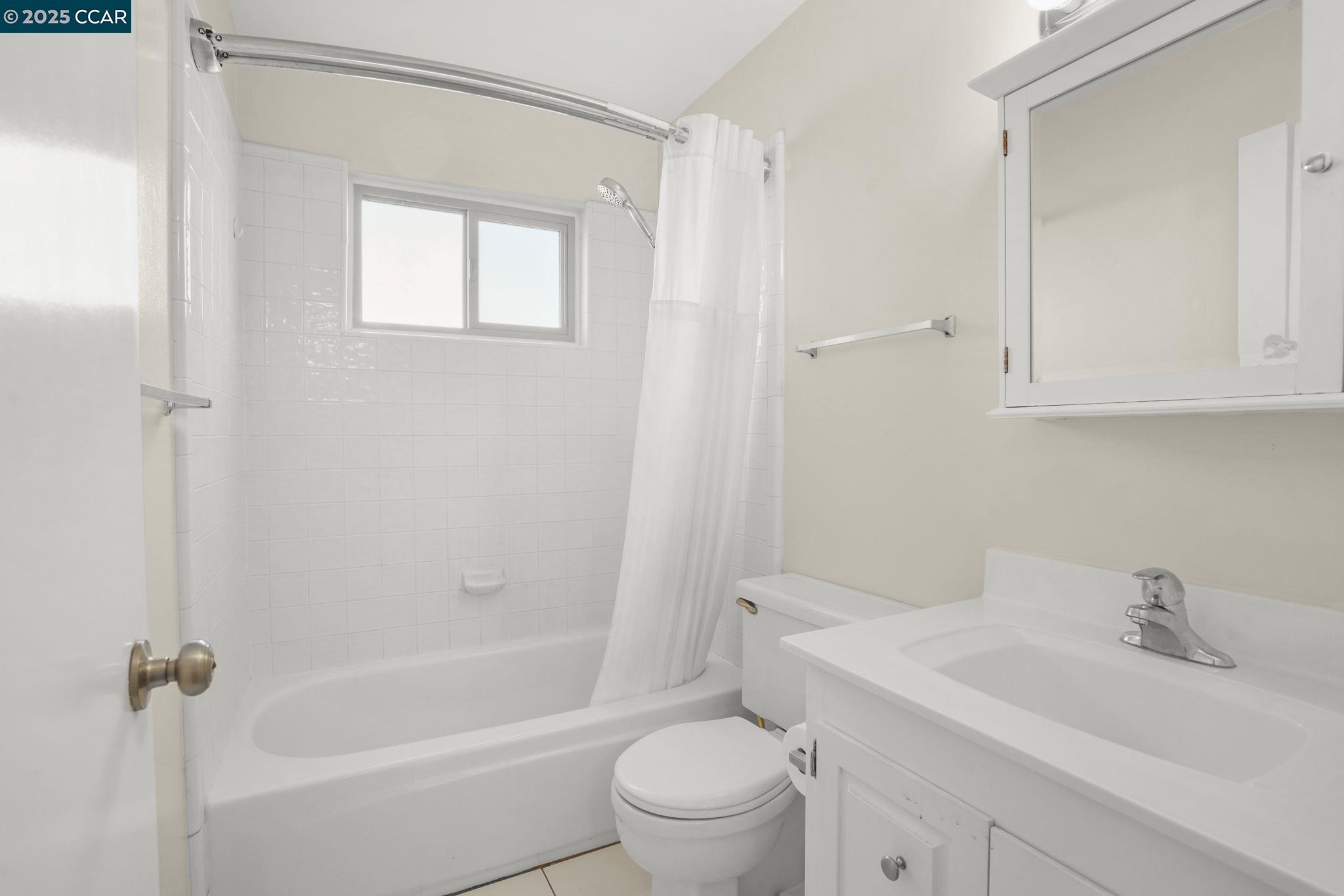 Detail Gallery Image 23 of 30 For 2162 Olympic Drive, Martinez,  CA 94553 - 4 Beds | 2 Baths