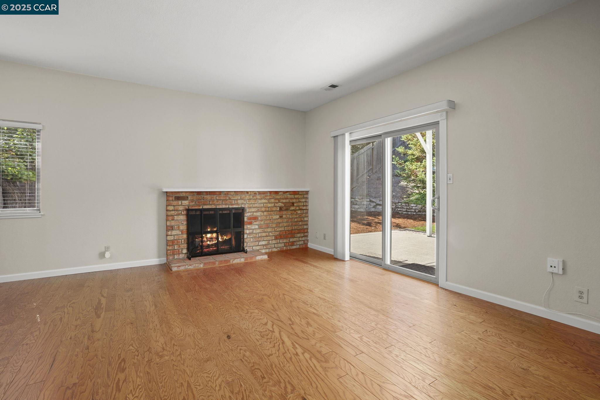 Detail Gallery Image 4 of 30 For 2162 Olympic Drive, Martinez,  CA 94553 - 4 Beds | 2 Baths