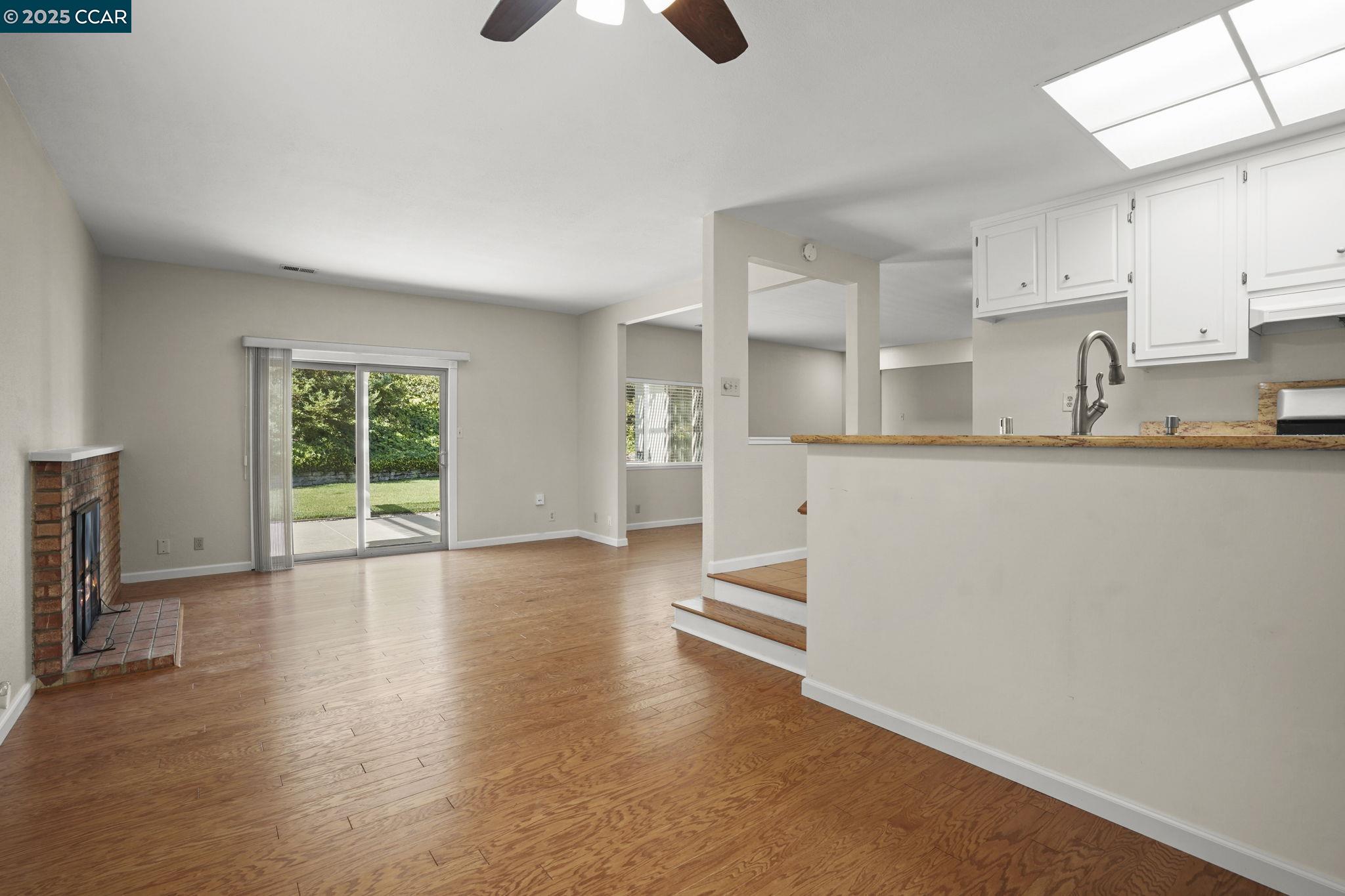Detail Gallery Image 10 of 30 For 2162 Olympic Drive, Martinez,  CA 94553 - 4 Beds | 2 Baths