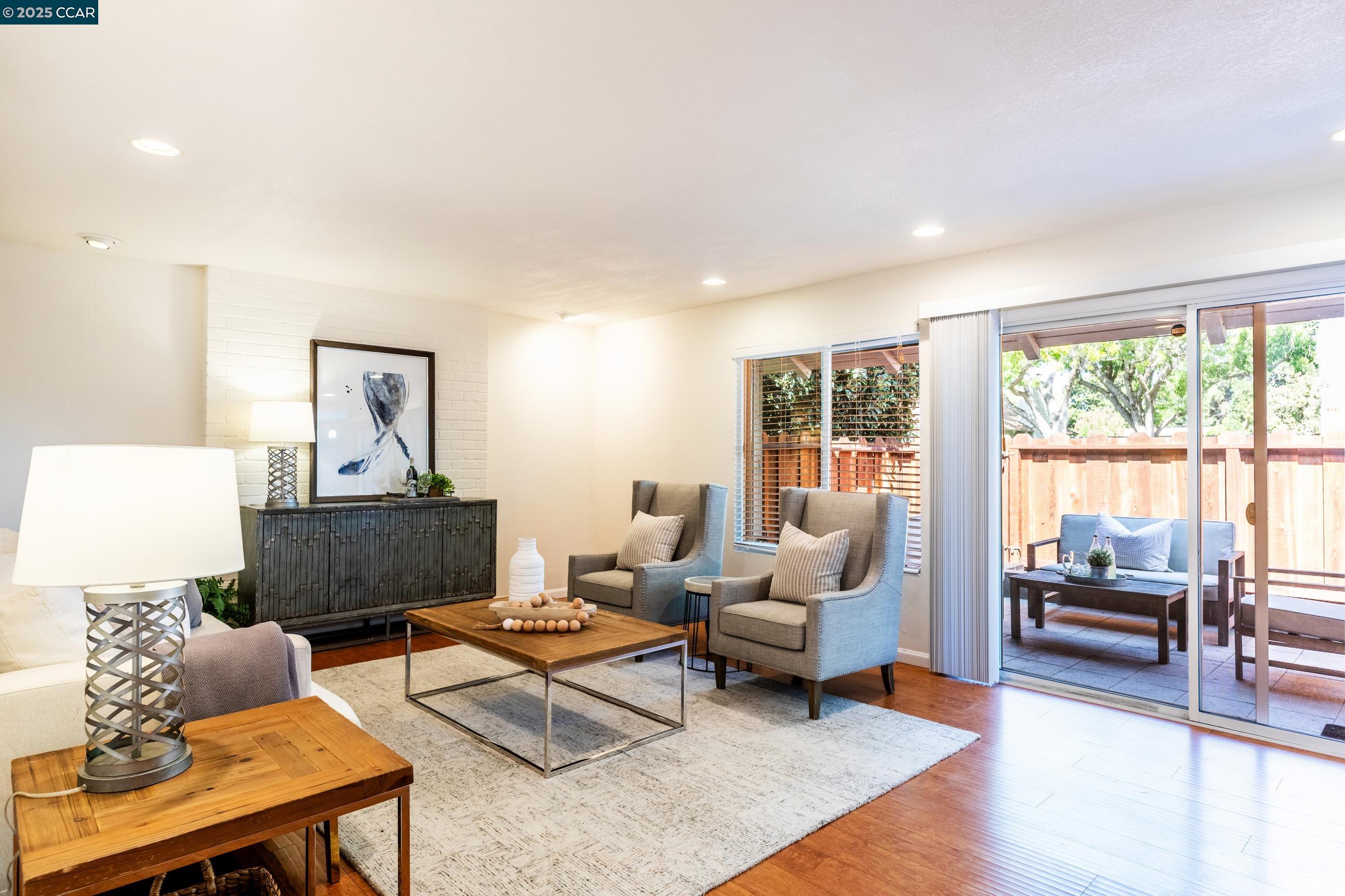Photo #2: 41109603 Listing 