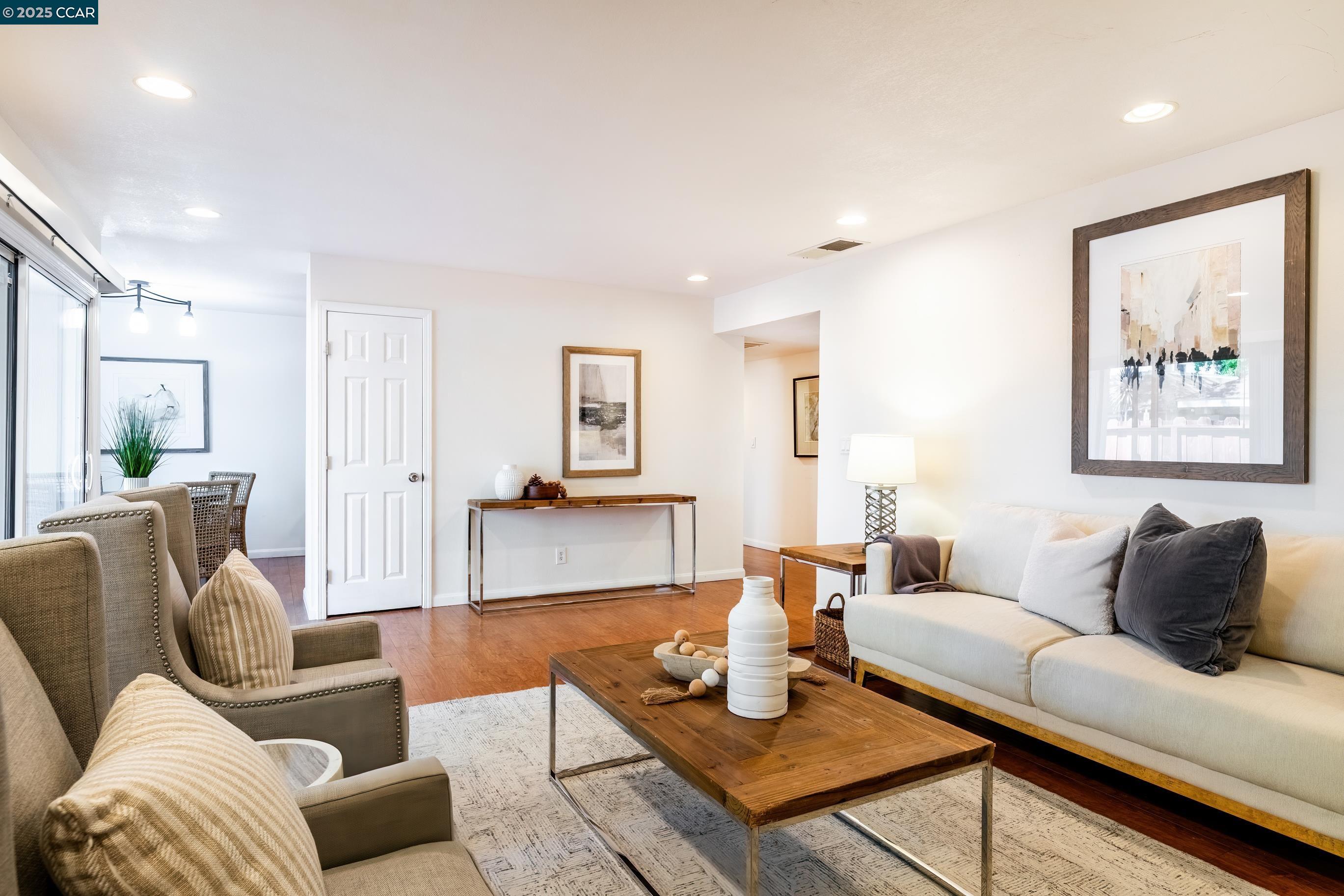 Photo #15: 41109603 Listing: Photo #15