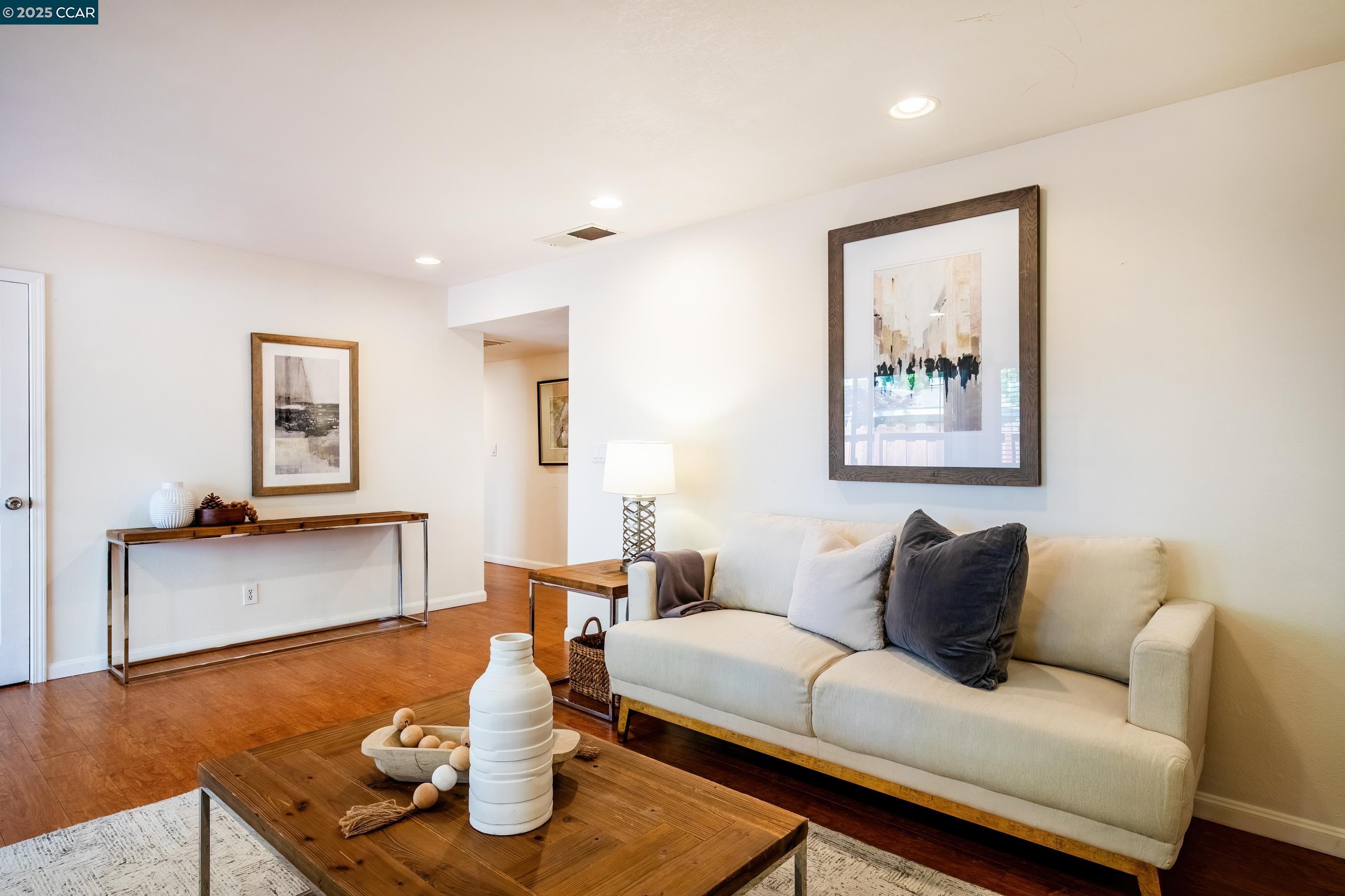 Photo #16: 41109603 Listing: Photo #16