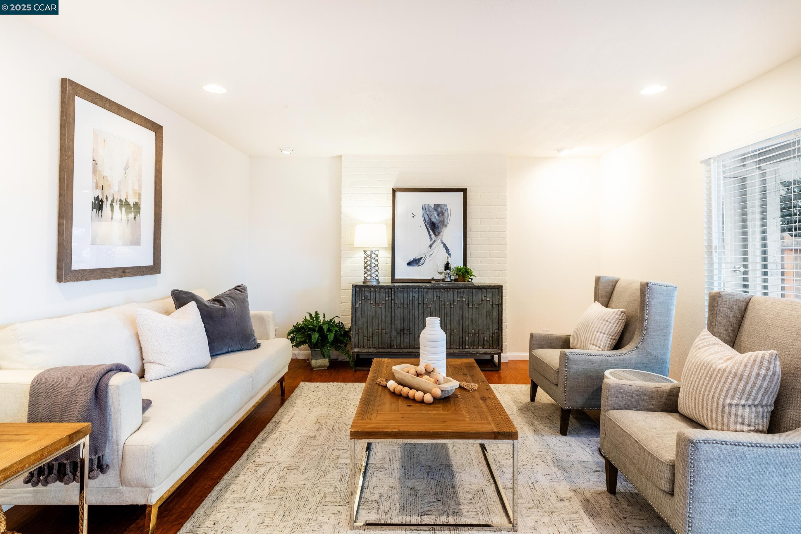 Photo #5: 41109603 Listing 