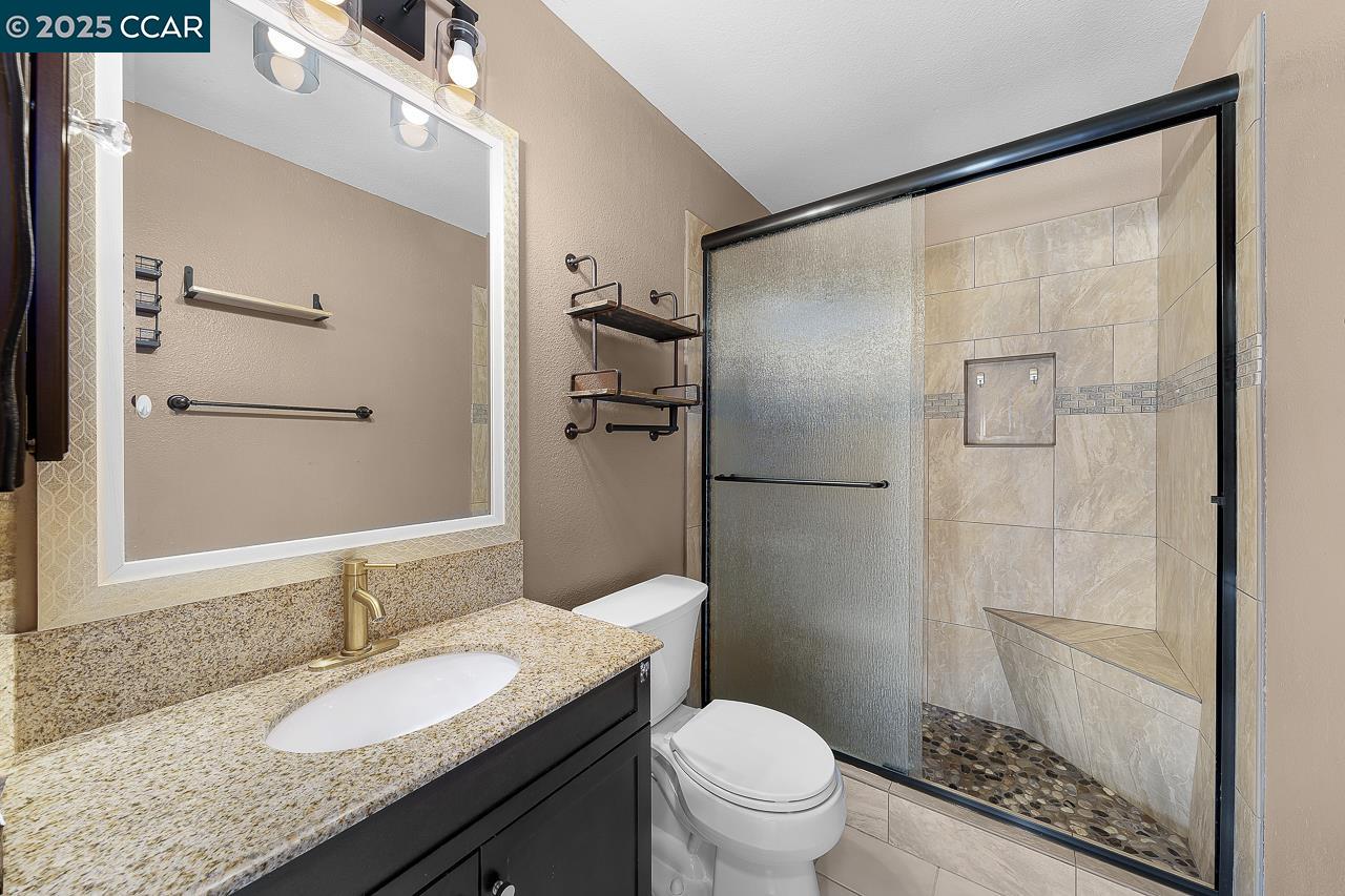 Detail Gallery Image 11 of 33 For 4773 Sequoia Pl, Oceanside,  CA 92057 - 3 Beds | 2 Baths