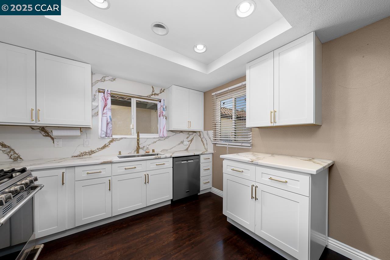 Detail Gallery Image 13 of 33 For 4773 Sequoia Pl, Oceanside,  CA 92057 - 3 Beds | 2 Baths