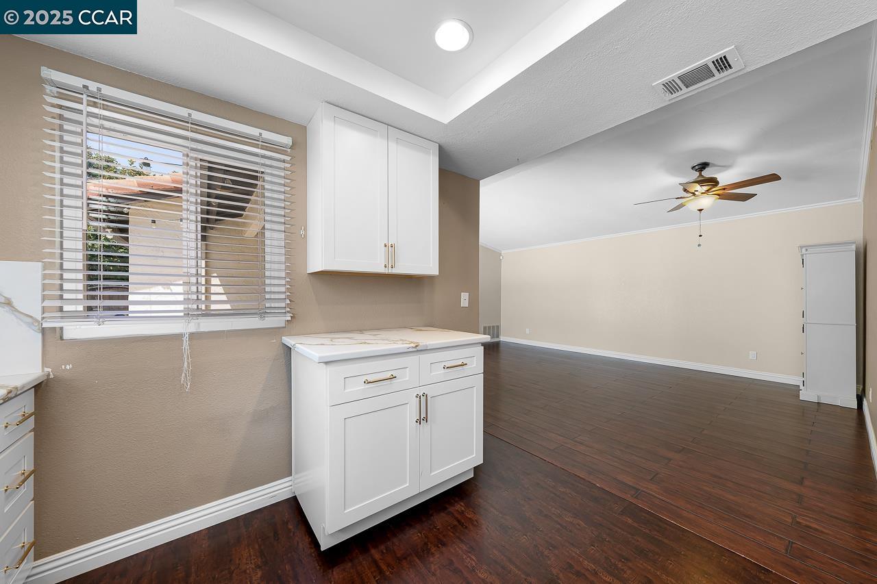 Detail Gallery Image 15 of 33 For 4773 Sequoia Pl, Oceanside,  CA 92057 - 3 Beds | 2 Baths
