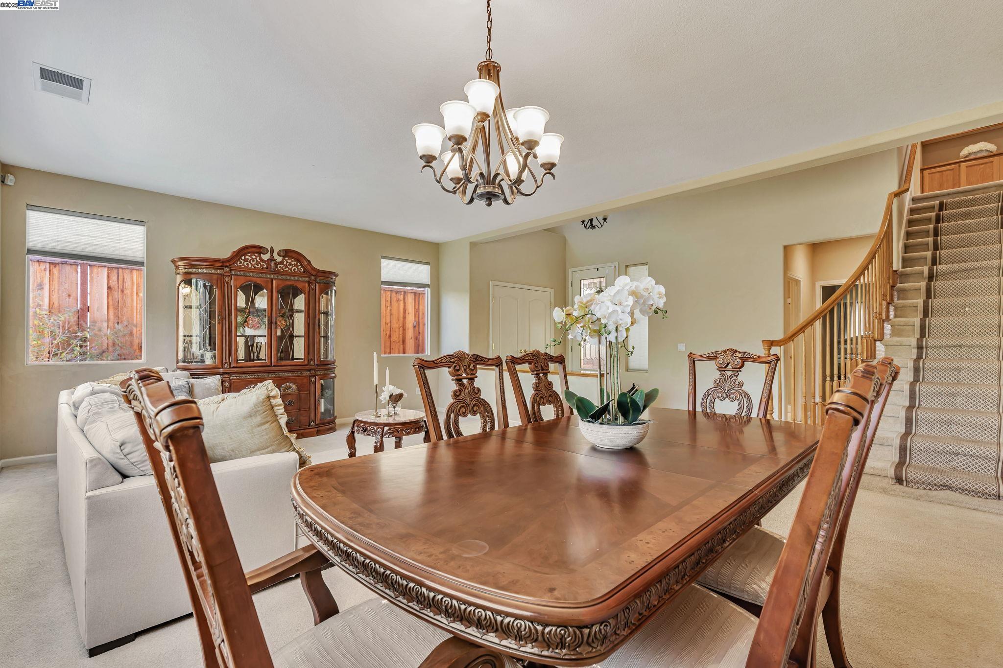 Detail Gallery Image 14 of 47 For 2036 Tupelo Way, Antioch,  CA 94509-9366 - 5 Beds | 3 Baths