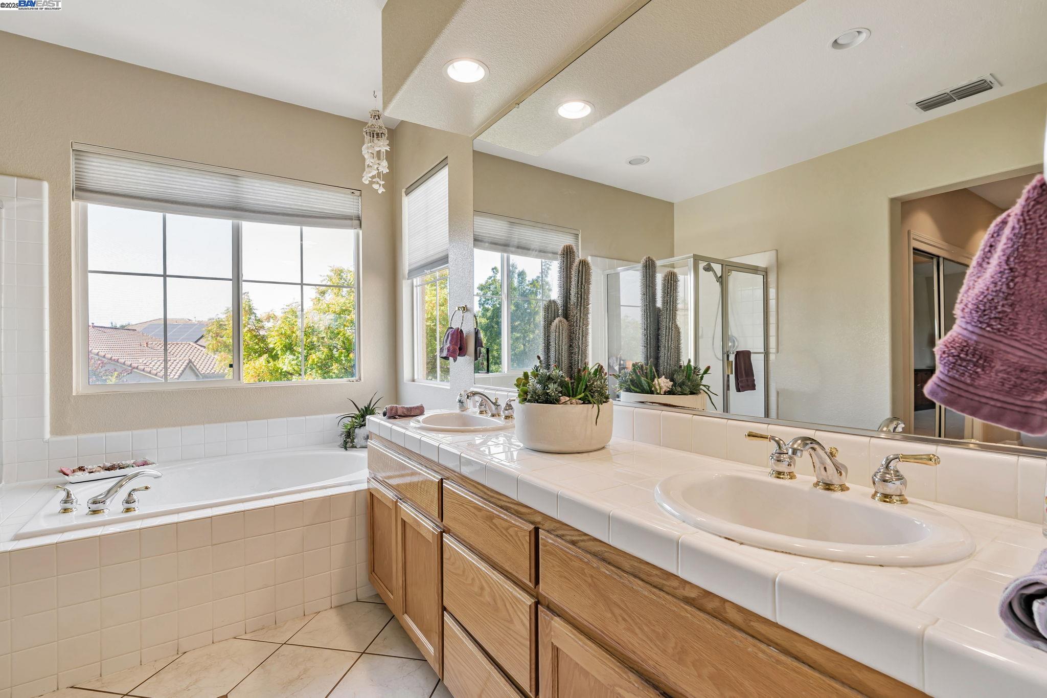 Detail Gallery Image 33 of 47 For 2036 Tupelo Way, Antioch,  CA 94509-9366 - 5 Beds | 3 Baths