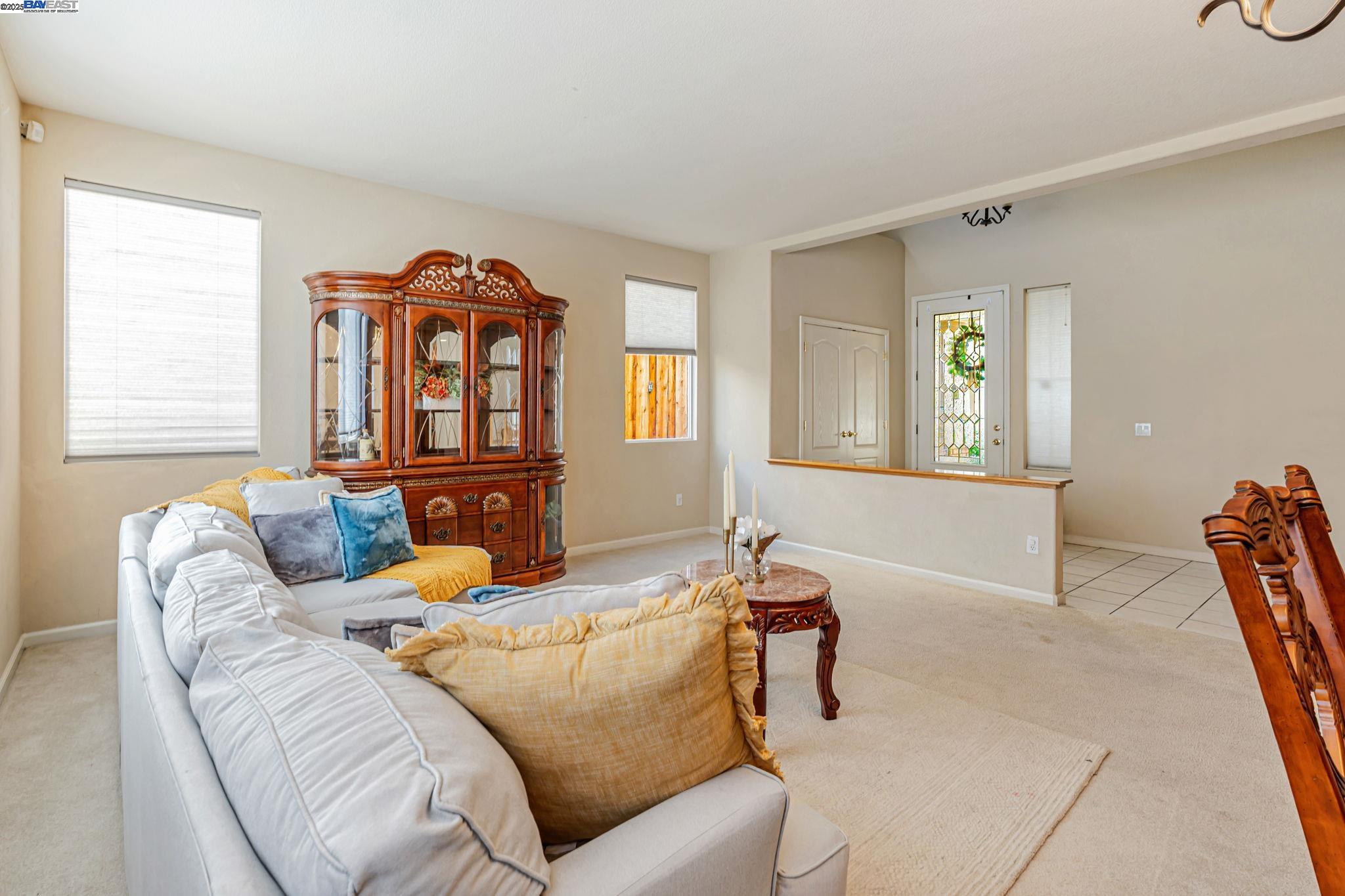 Detail Gallery Image 8 of 47 For 2036 Tupelo Way, Antioch,  CA 94509-9366 - 5 Beds | 3 Baths