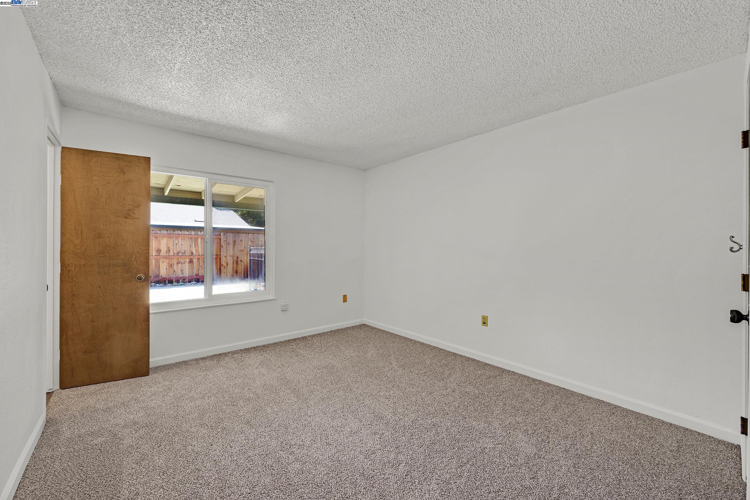 Detail Gallery Image 14 of 30 For 1033 Parkside Ave, Manteca,  CA 95336 - 3 Beds | 1/1 Baths
