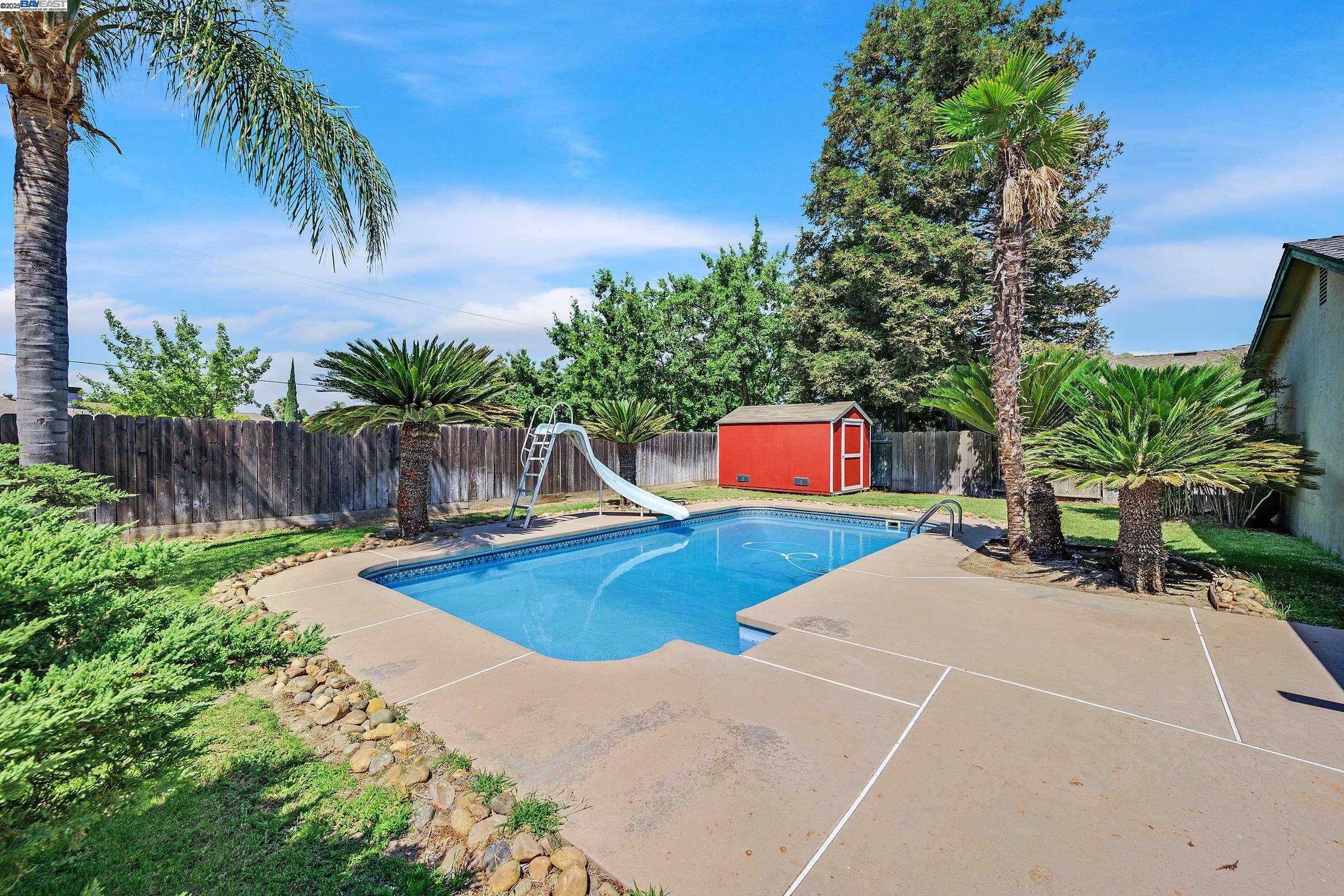 Detail Gallery Image 19 of 30 For 1033 Parkside Ave, Manteca,  CA 95336 - 3 Beds | 1/1 Baths