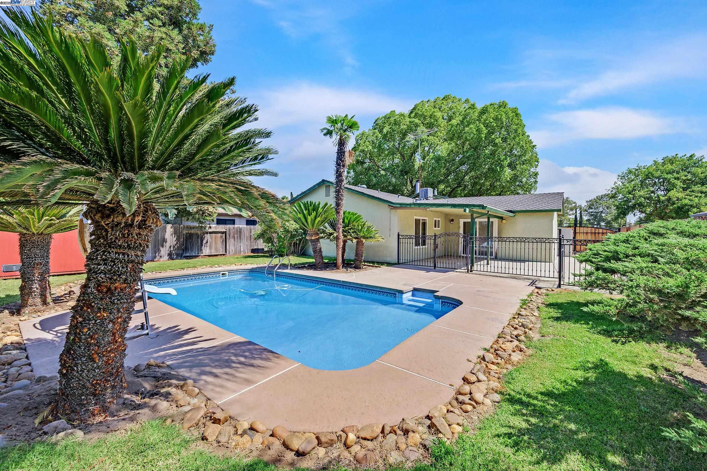 Detail Gallery Image 20 of 30 For 1033 Parkside Ave, Manteca,  CA 95336 - 3 Beds | 1/1 Baths