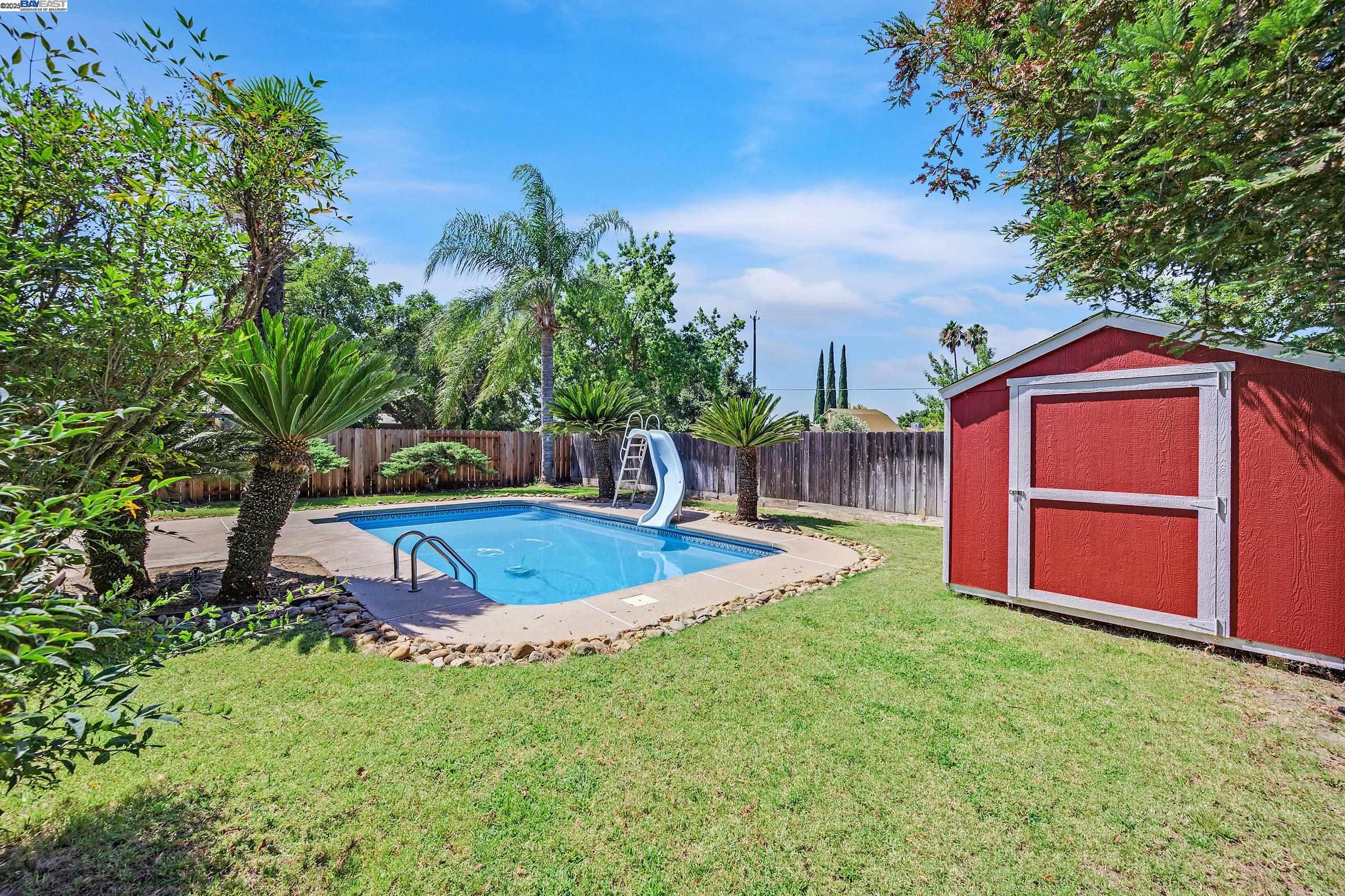 Detail Gallery Image 22 of 30 For 1033 Parkside Ave, Manteca,  CA 95336 - 3 Beds | 1/1 Baths
