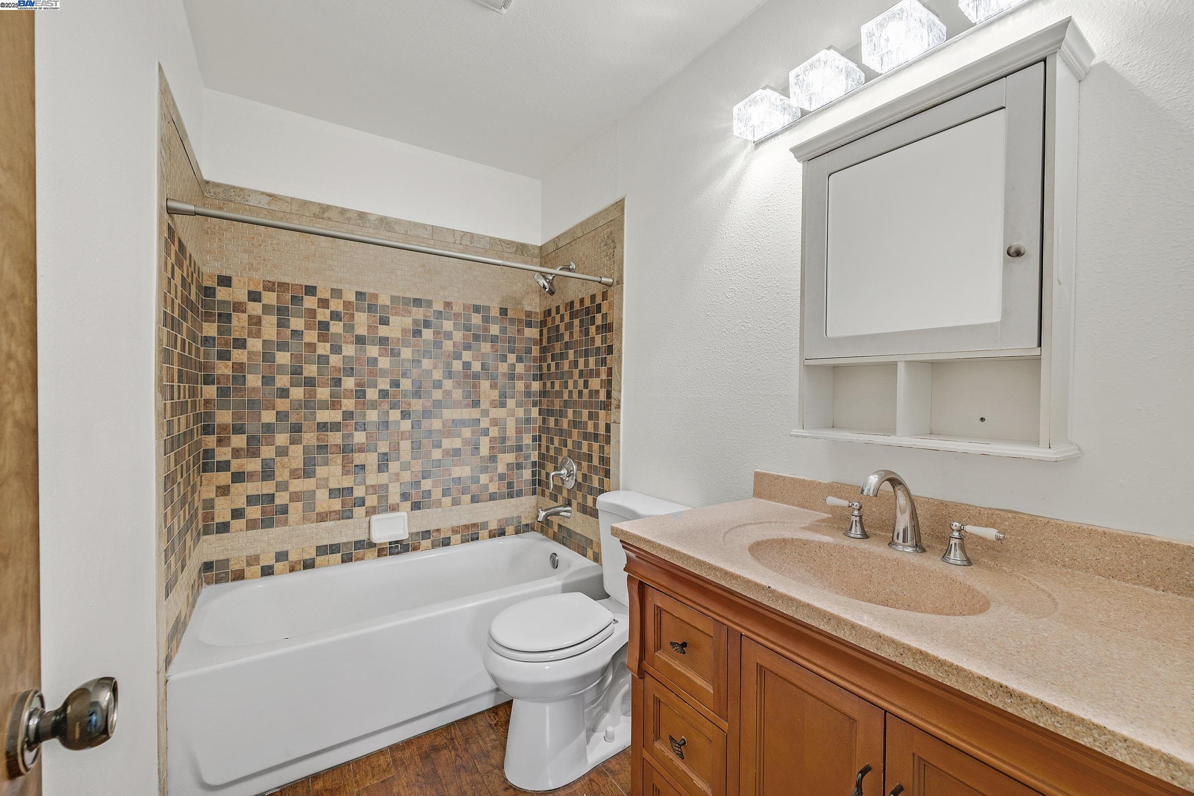 Detail Gallery Image 9 of 30 For 1033 Parkside Ave, Manteca,  CA 95336 - 3 Beds | 1/1 Baths