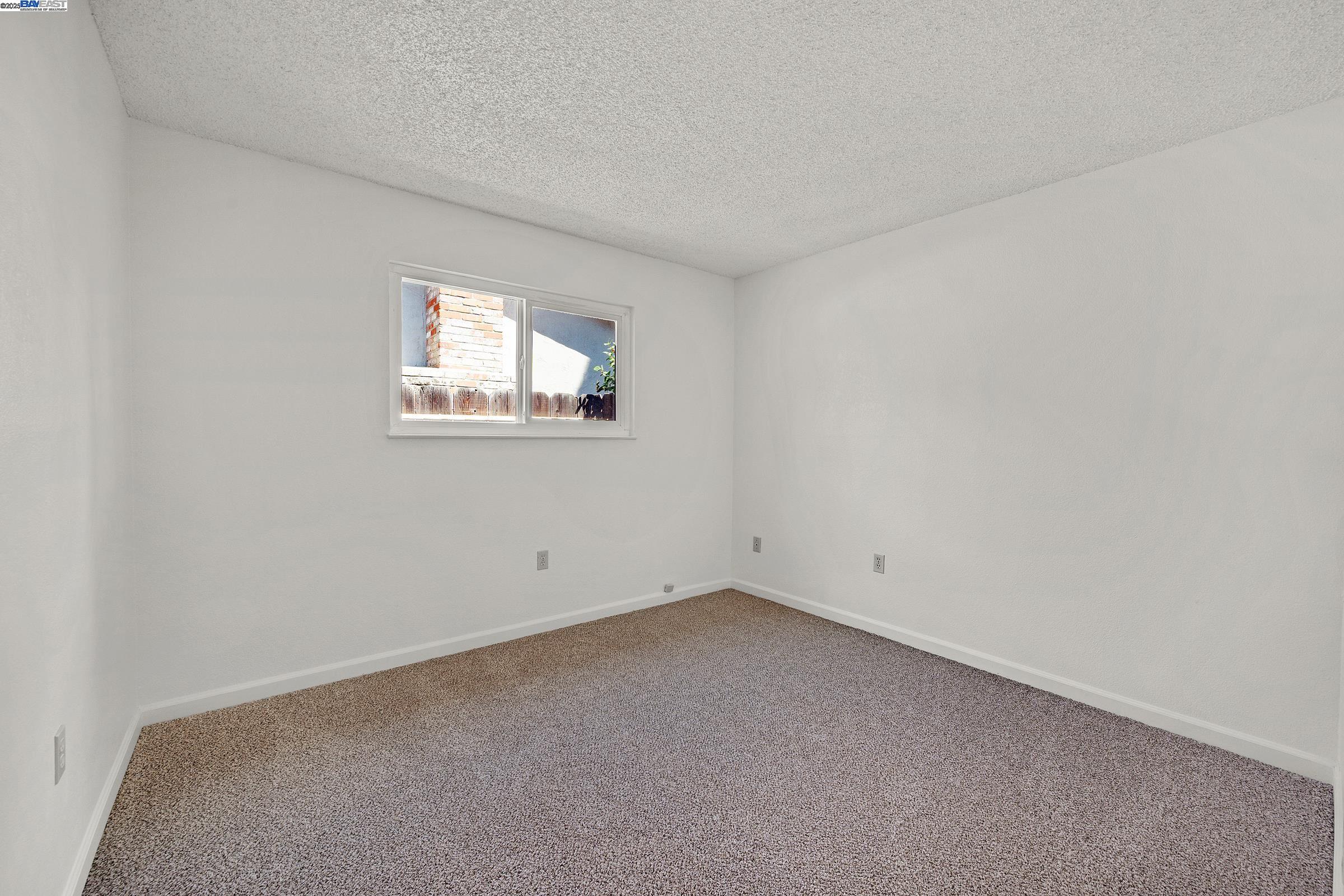 Detail Gallery Image 10 of 30 For 1033 Parkside Ave, Manteca,  CA 95336 - 3 Beds | 1/1 Baths