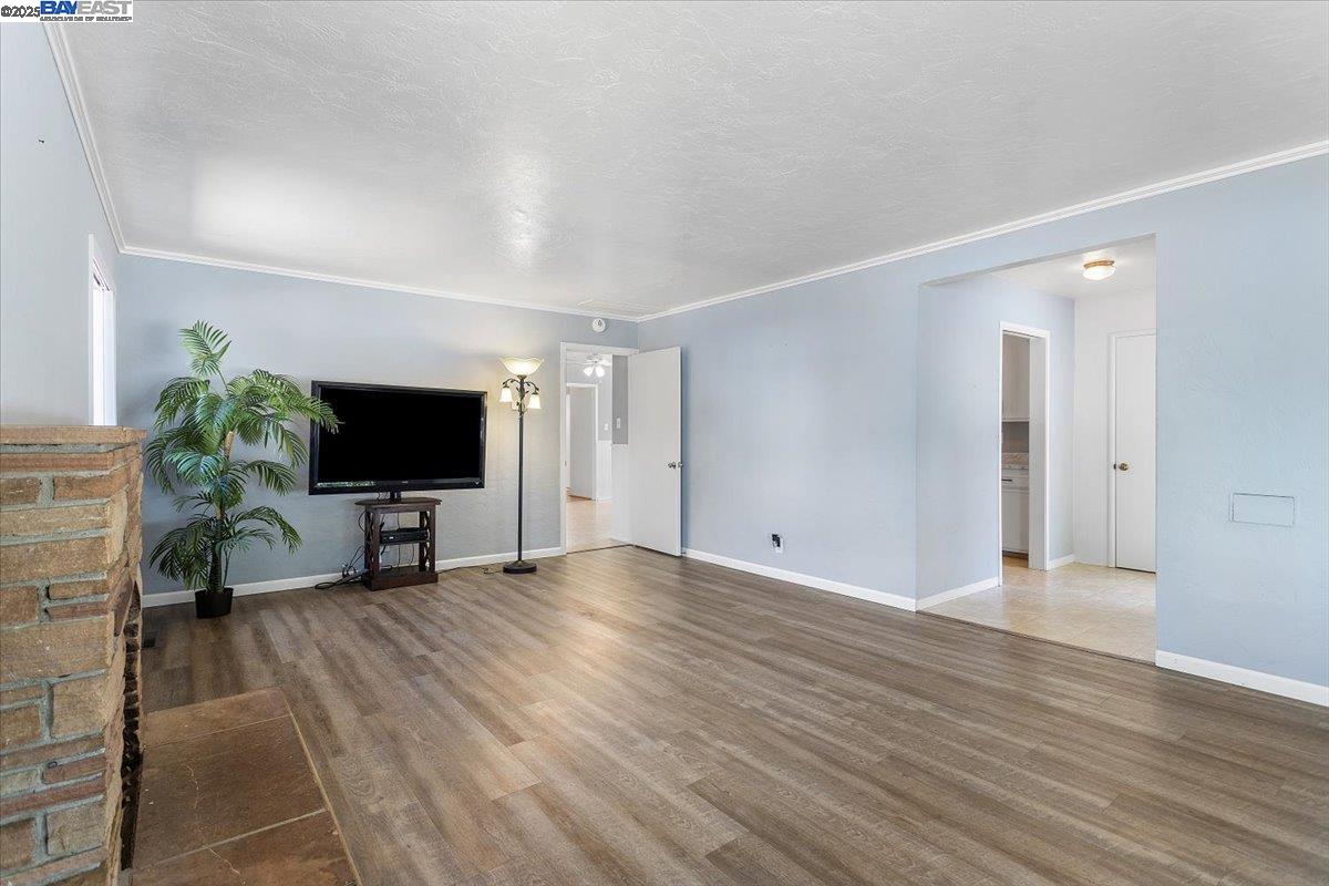 Detail Gallery Image 11 of 45 For 19306 Vaughn Ave, Castro Valley,  CA 94546 - 3 Beds | 2 Baths