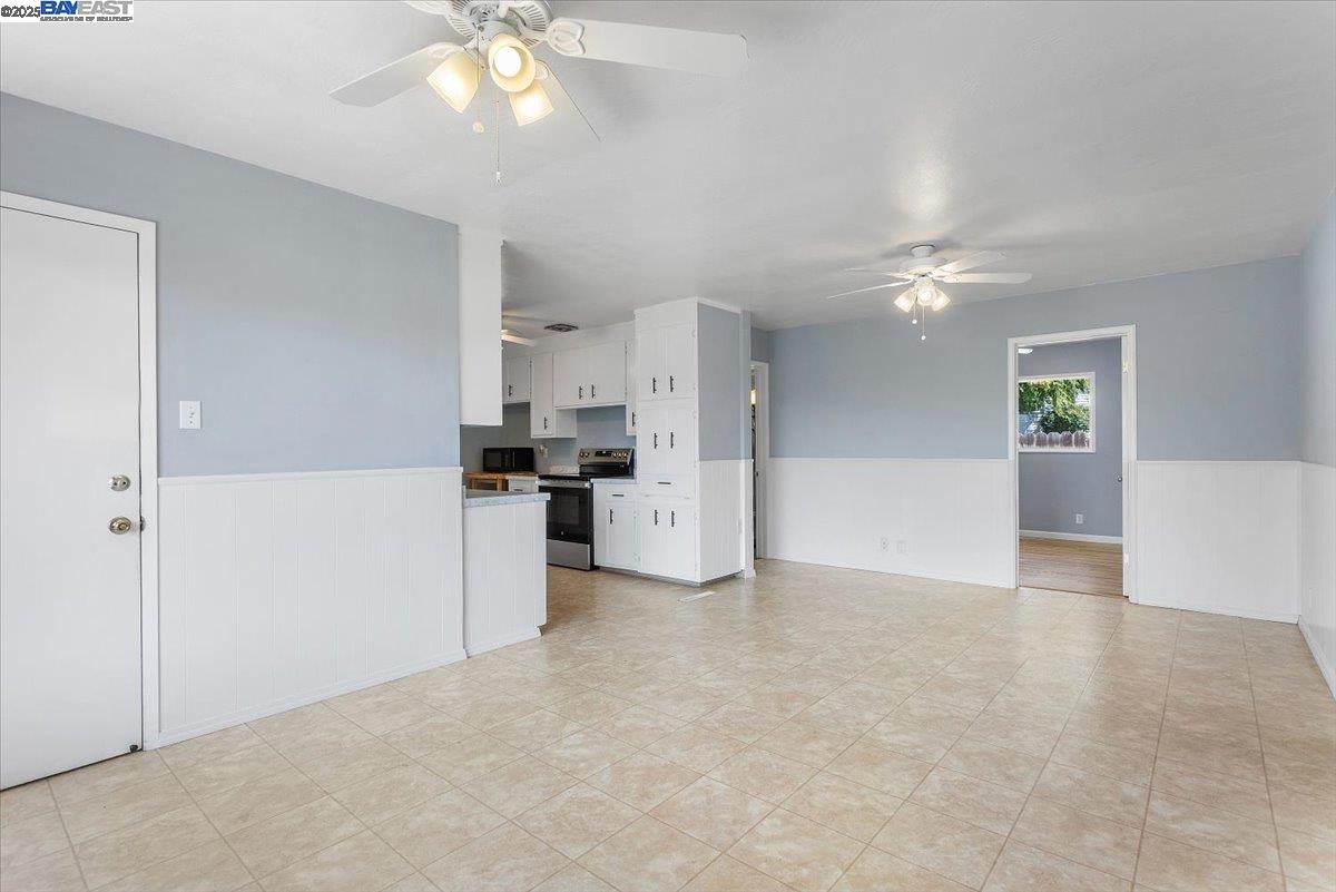 Detail Gallery Image 14 of 45 For 19306 Vaughn Ave, Castro Valley,  CA 94546 - 3 Beds | 2 Baths