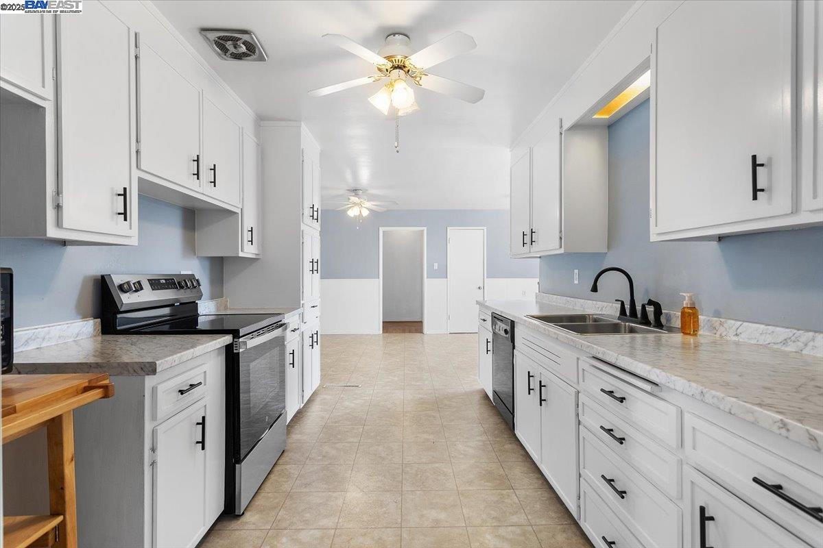 Detail Gallery Image 16 of 45 For 19306 Vaughn Ave, Castro Valley,  CA 94546 - 3 Beds | 2 Baths