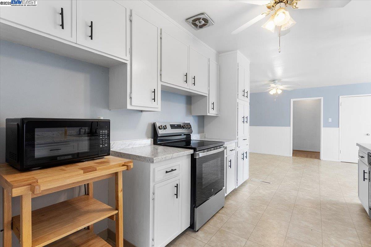 Detail Gallery Image 17 of 45 For 19306 Vaughn Ave, Castro Valley,  CA 94546 - 3 Beds | 2 Baths