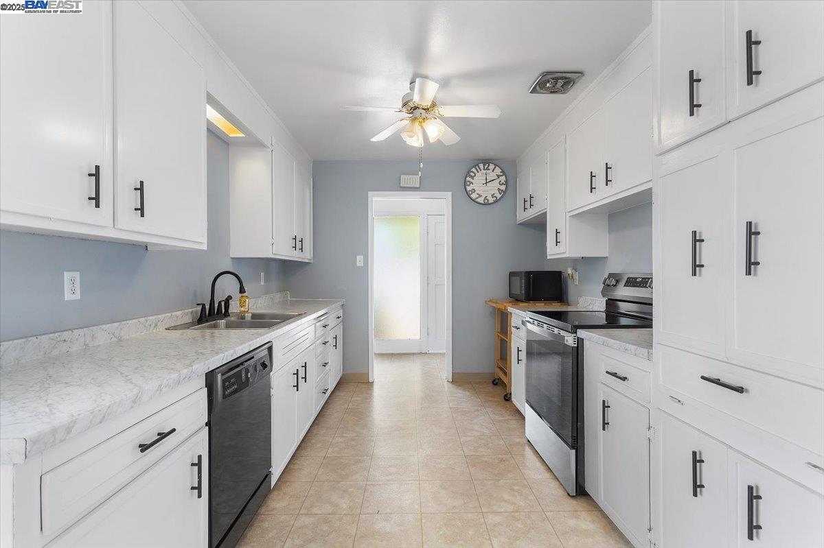 Detail Gallery Image 19 of 45 For 19306 Vaughn Ave, Castro Valley,  CA 94546 - 3 Beds | 2 Baths