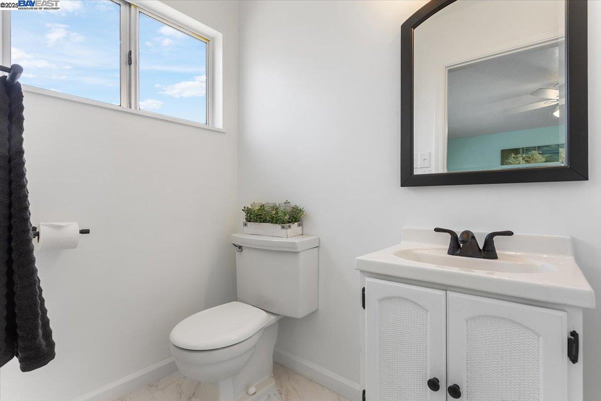 Detail Gallery Image 32 of 45 For 19306 Vaughn Ave, Castro Valley,  CA 94546 - 3 Beds | 2 Baths