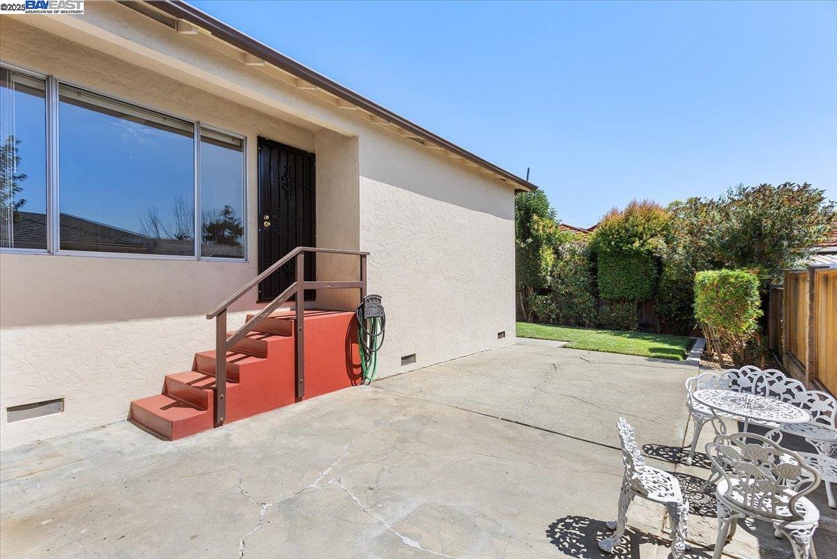 Detail Gallery Image 35 of 45 For 19306 Vaughn Ave, Castro Valley,  CA 94546 - 3 Beds | 2 Baths