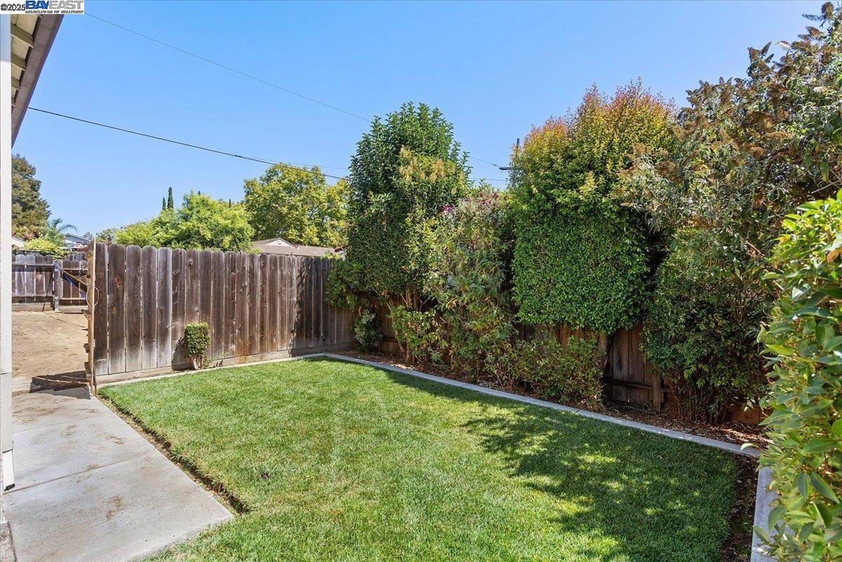 Detail Gallery Image 36 of 45 For 19306 Vaughn Ave, Castro Valley,  CA 94546 - 3 Beds | 2 Baths