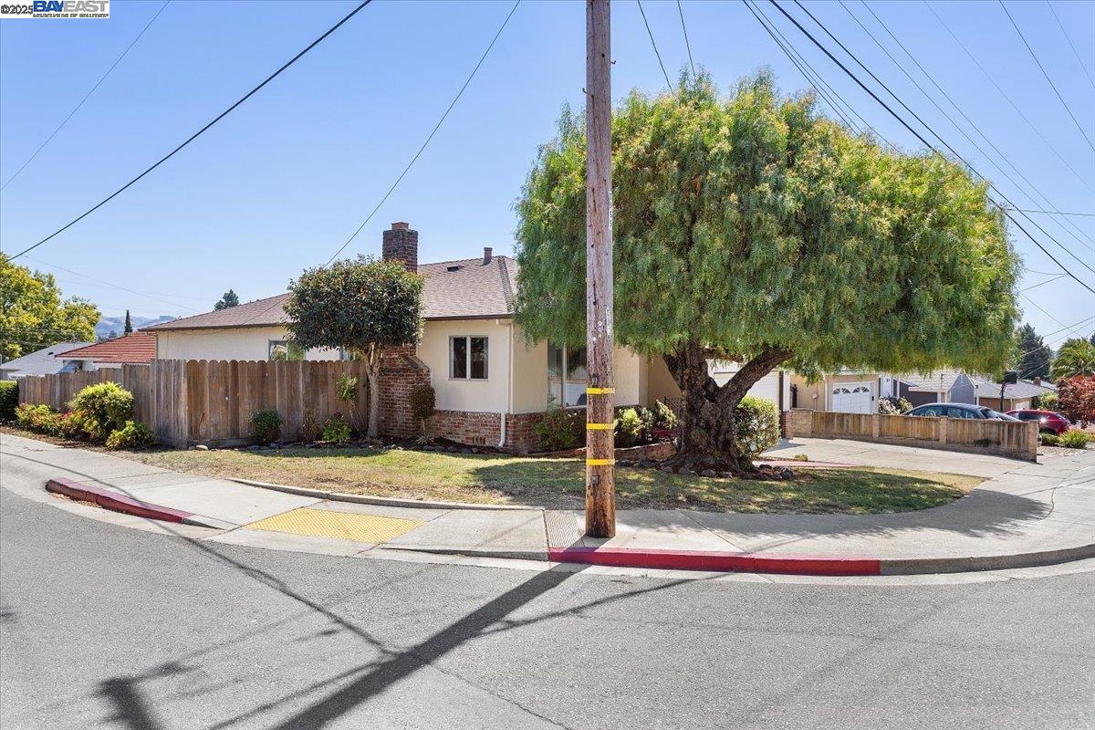 Detail Gallery Image 43 of 45 For 19306 Vaughn Ave, Castro Valley,  CA 94546 - 3 Beds | 2 Baths