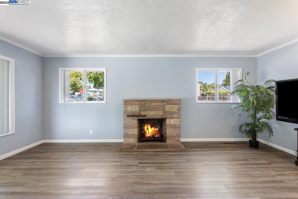 Detail Gallery Image 9 of 45 For 19306 Vaughn Ave, Castro Valley,  CA 94546 - 3 Beds | 2 Baths