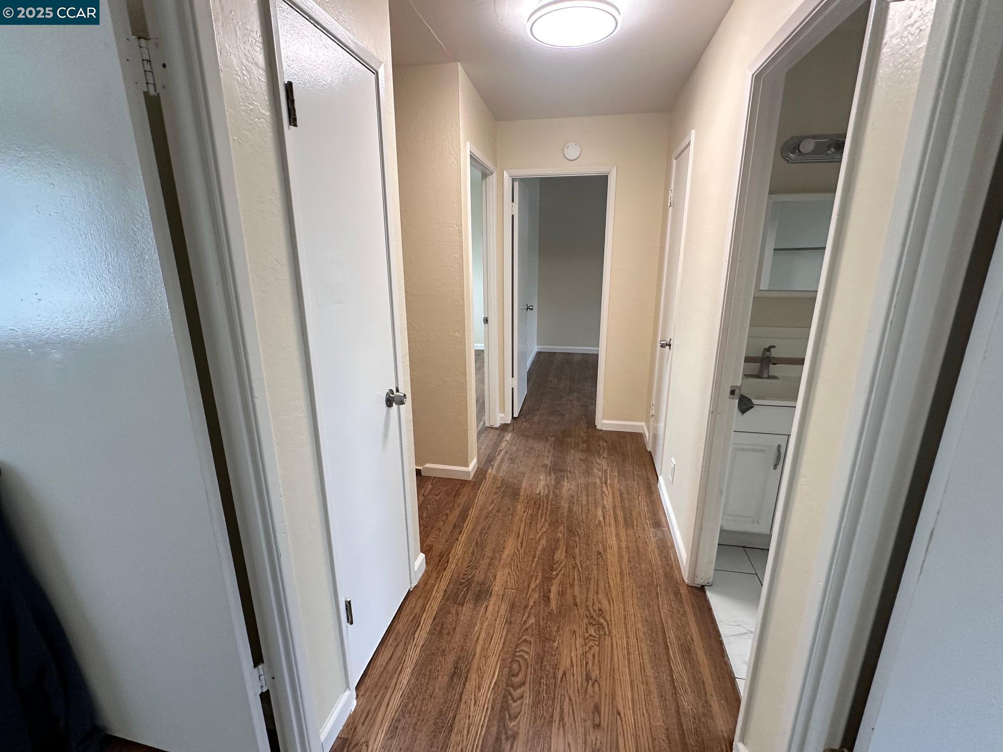 Detail Gallery Image 12 of 16 For 4301 Taft Ave, Richmond,  CA 94804-3491 - 4 Beds | 1/1 Baths