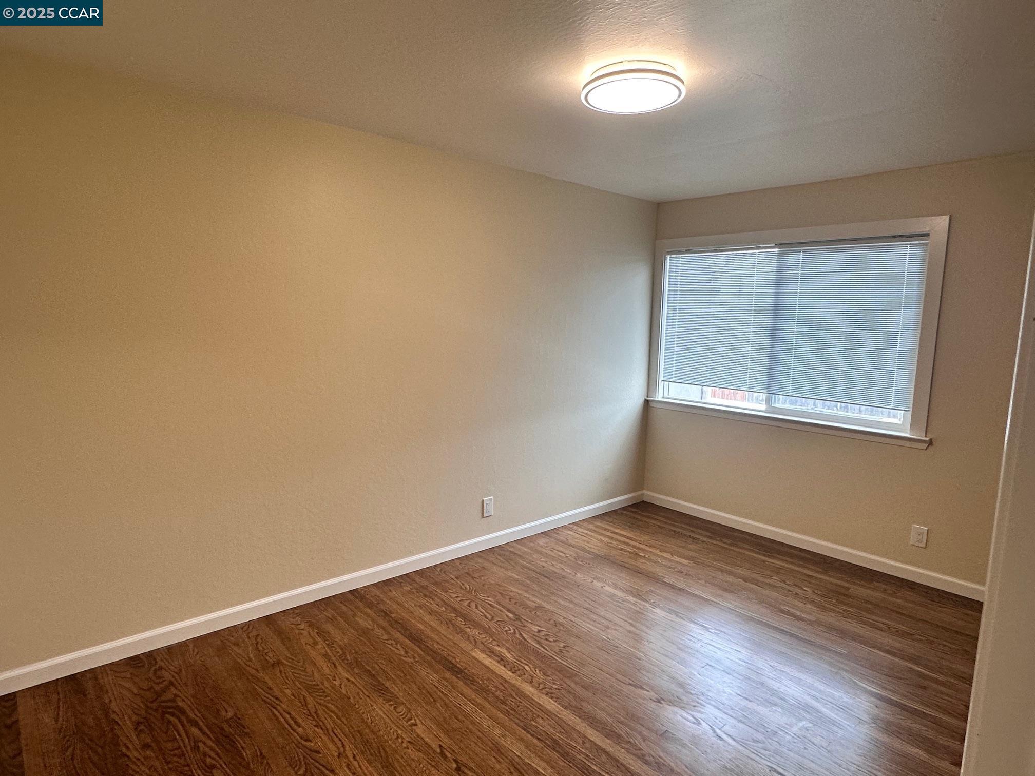 Detail Gallery Image 10 of 16 For 4301 Taft Ave, Richmond,  CA 94804-3491 - 4 Beds | 1/1 Baths