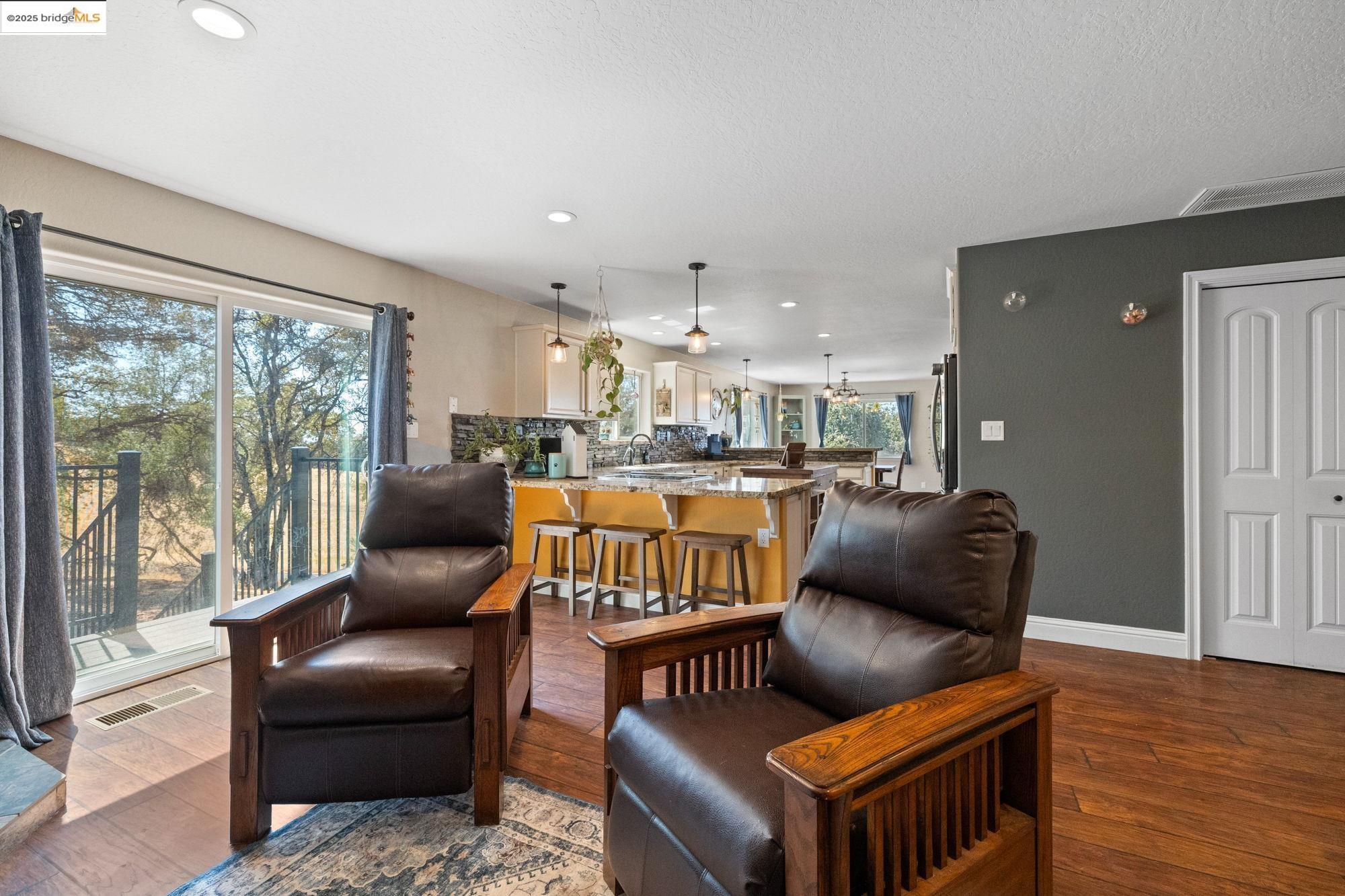 Detail Gallery Image 15 of 49 For 13225 Armistead Cir, Sonora,  CA 95370 - 3 Beds | 2/1 Baths