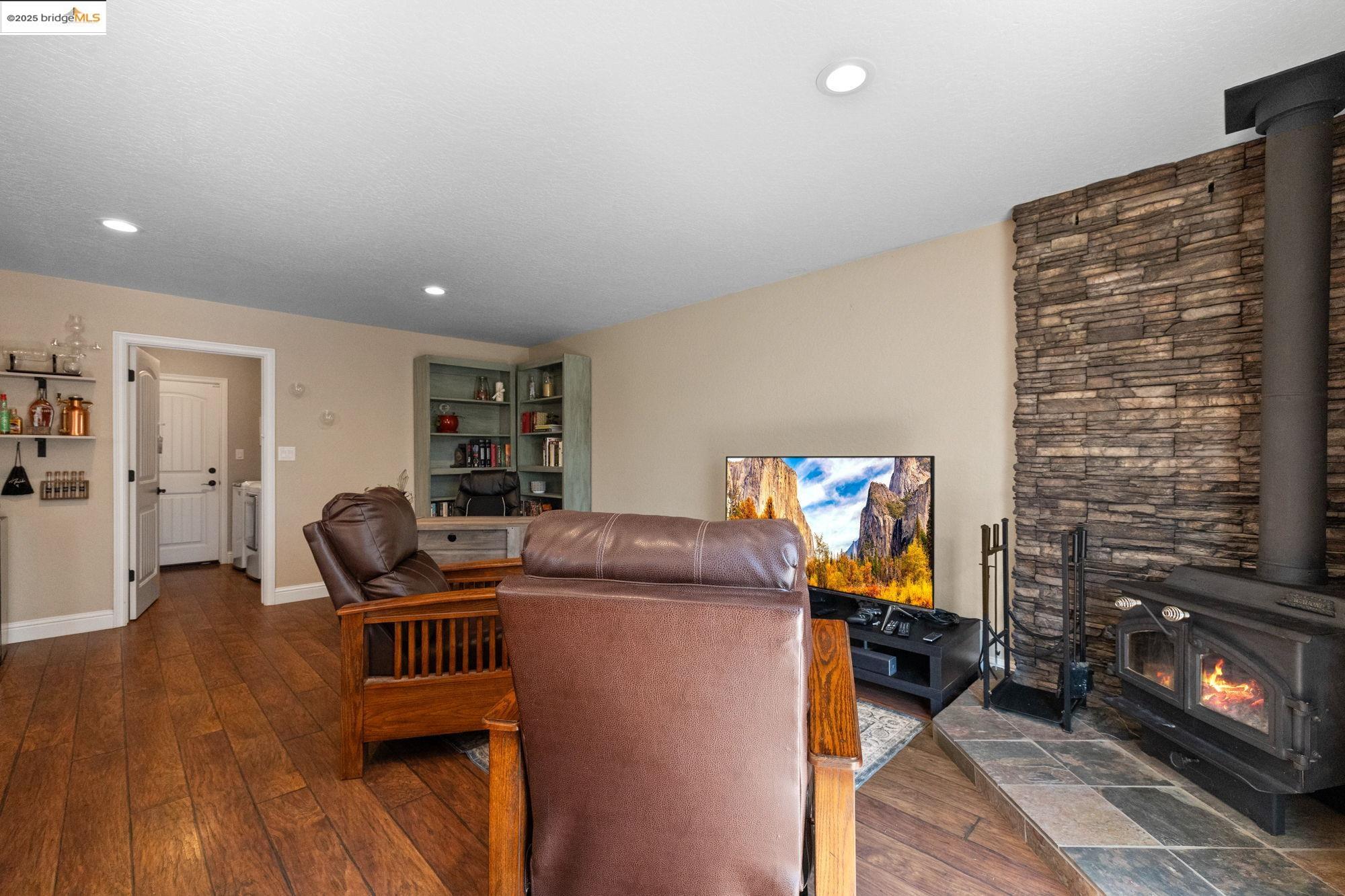 Detail Gallery Image 16 of 49 For 13225 Armistead Cir, Sonora,  CA 95370 - 3 Beds | 2/1 Baths