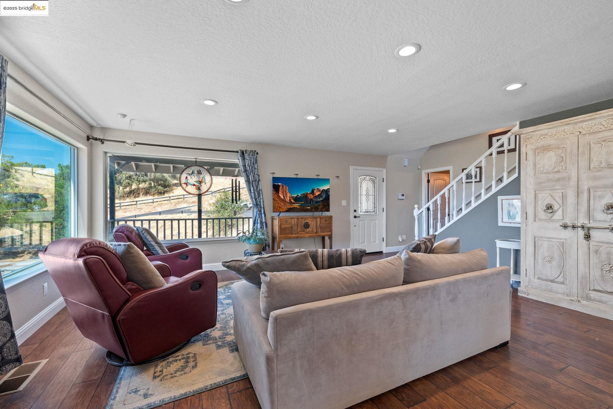 Detail Gallery Image 6 of 49 For 13225 Armistead Cir, Sonora,  CA 95370 - 3 Beds | 2/1 Baths