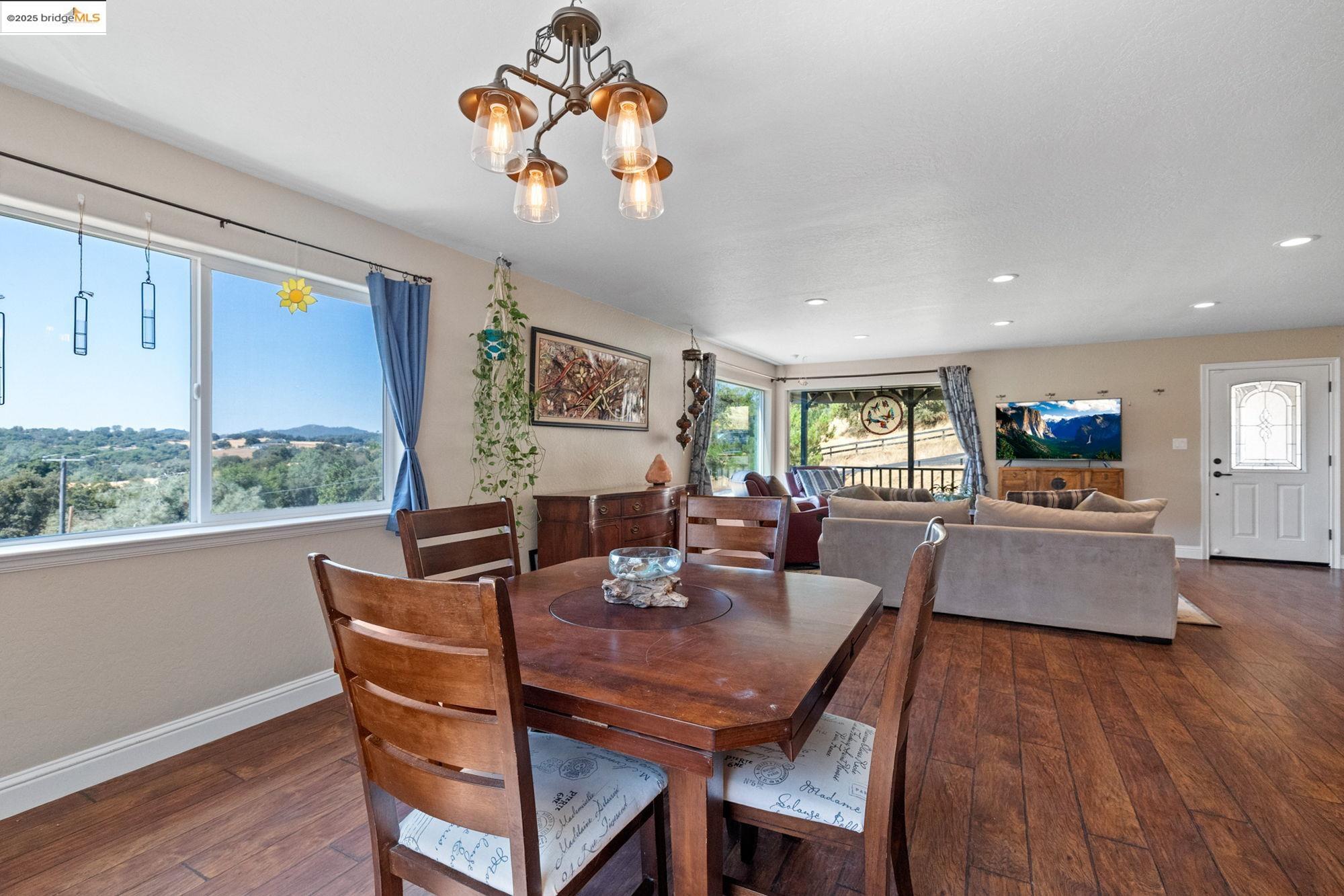 Detail Gallery Image 10 of 49 For 13225 Armistead Cir, Sonora,  CA 95370 - 3 Beds | 2/1 Baths