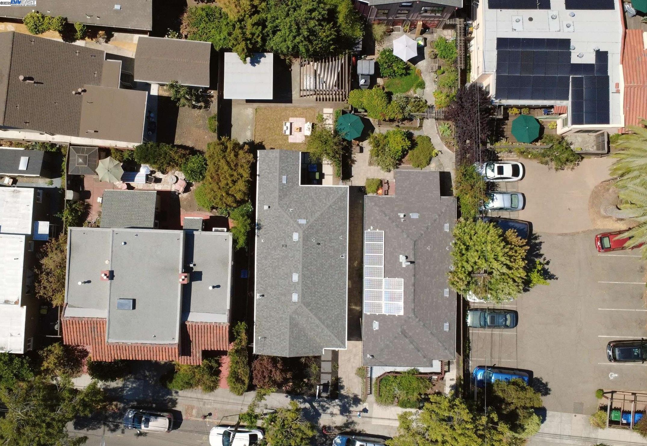 Detail Gallery Image 30 of 33 For 2230 Sacramento St, Berkeley,  CA 94702 - 3 Beds | 1 Baths