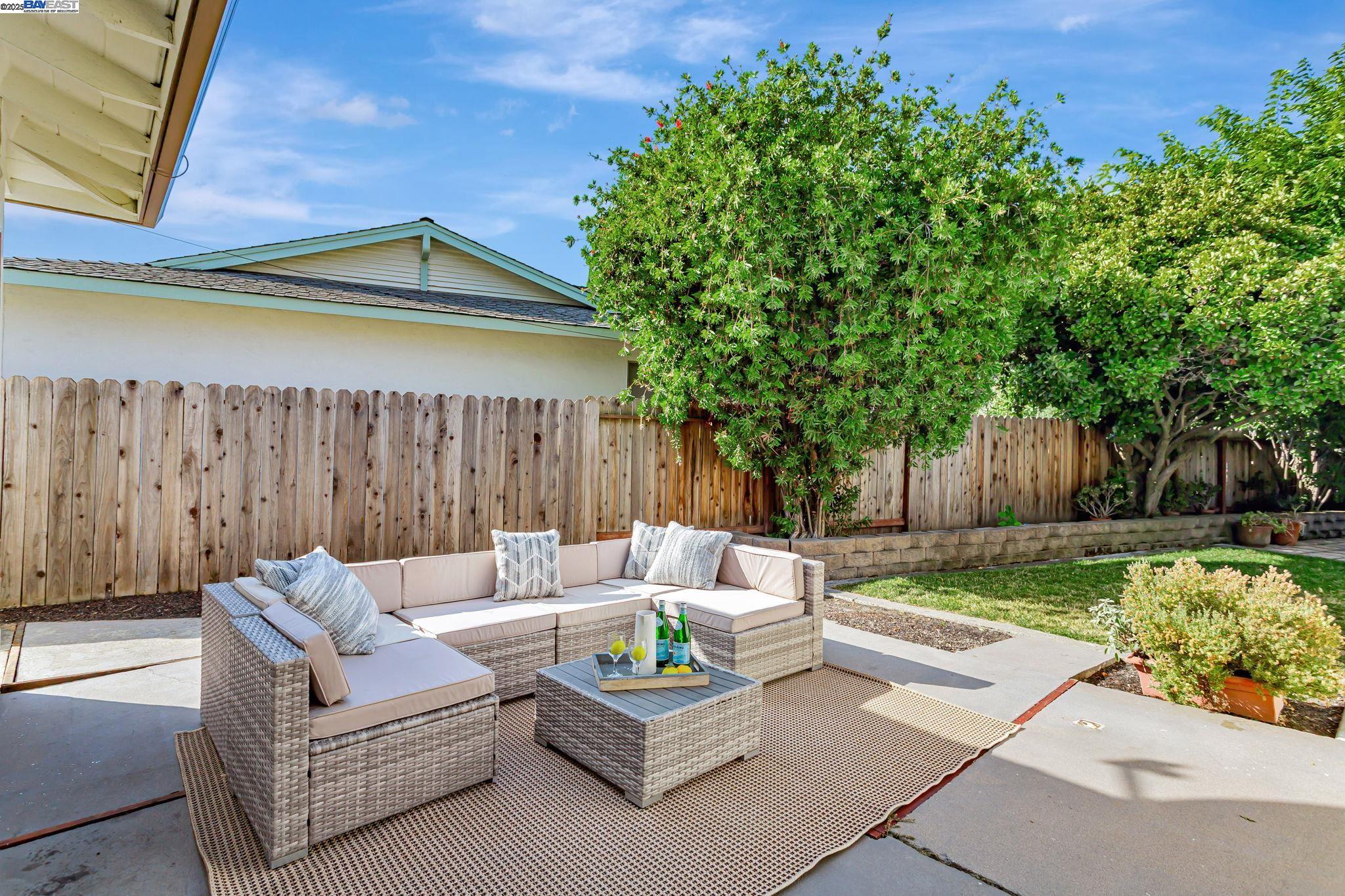 Detail Gallery Image 24 of 31 For 6976 Allegheny Dr, Dublin,  CA 94568 - 3 Beds | 2 Baths